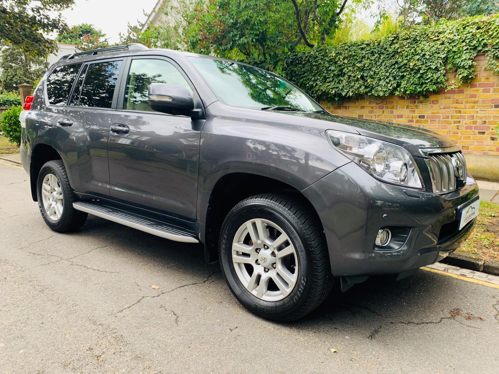 2014 Toyota Land Cruiser  image 1