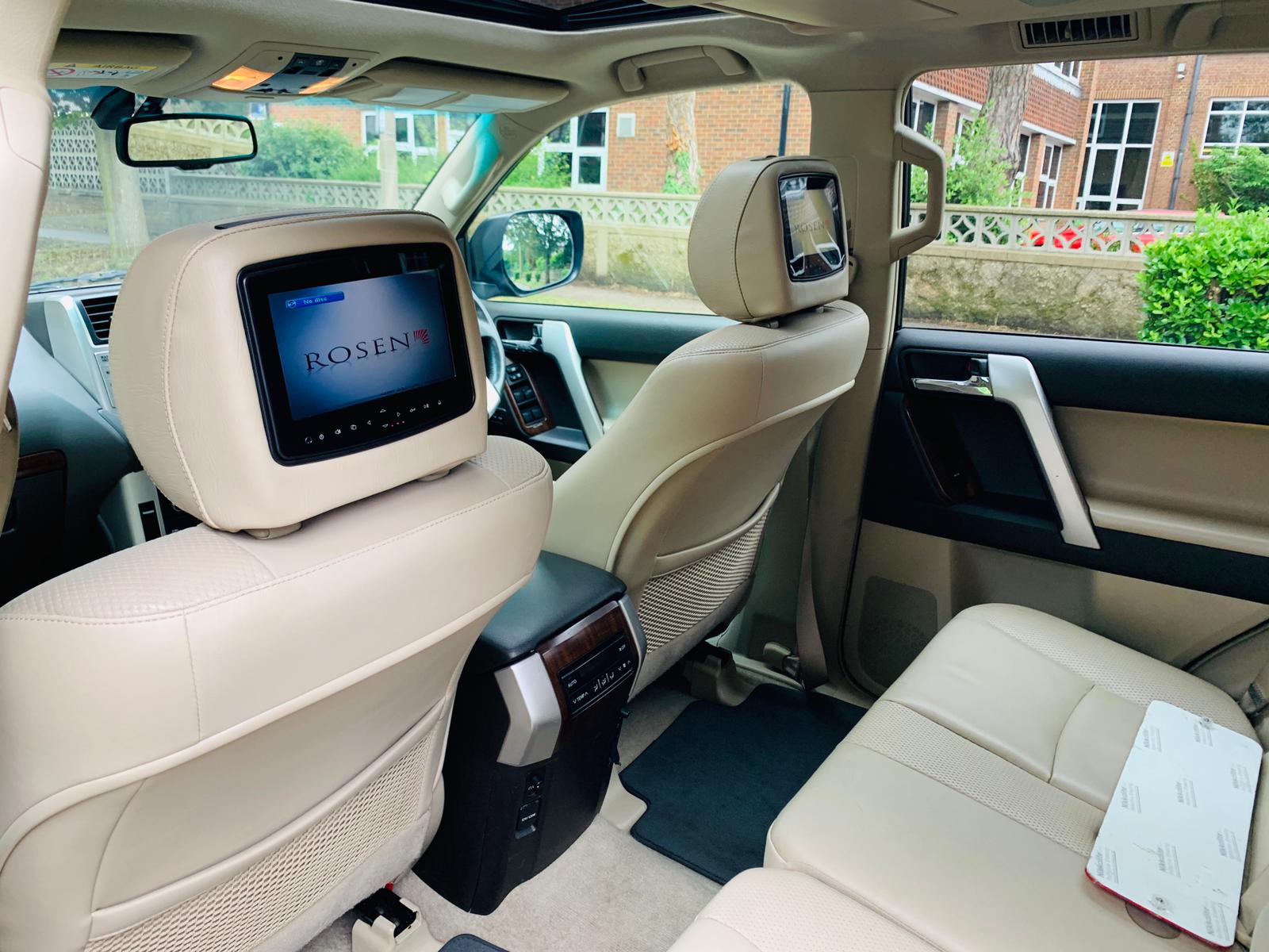 2014 Toyota Land Cruiser  image 10