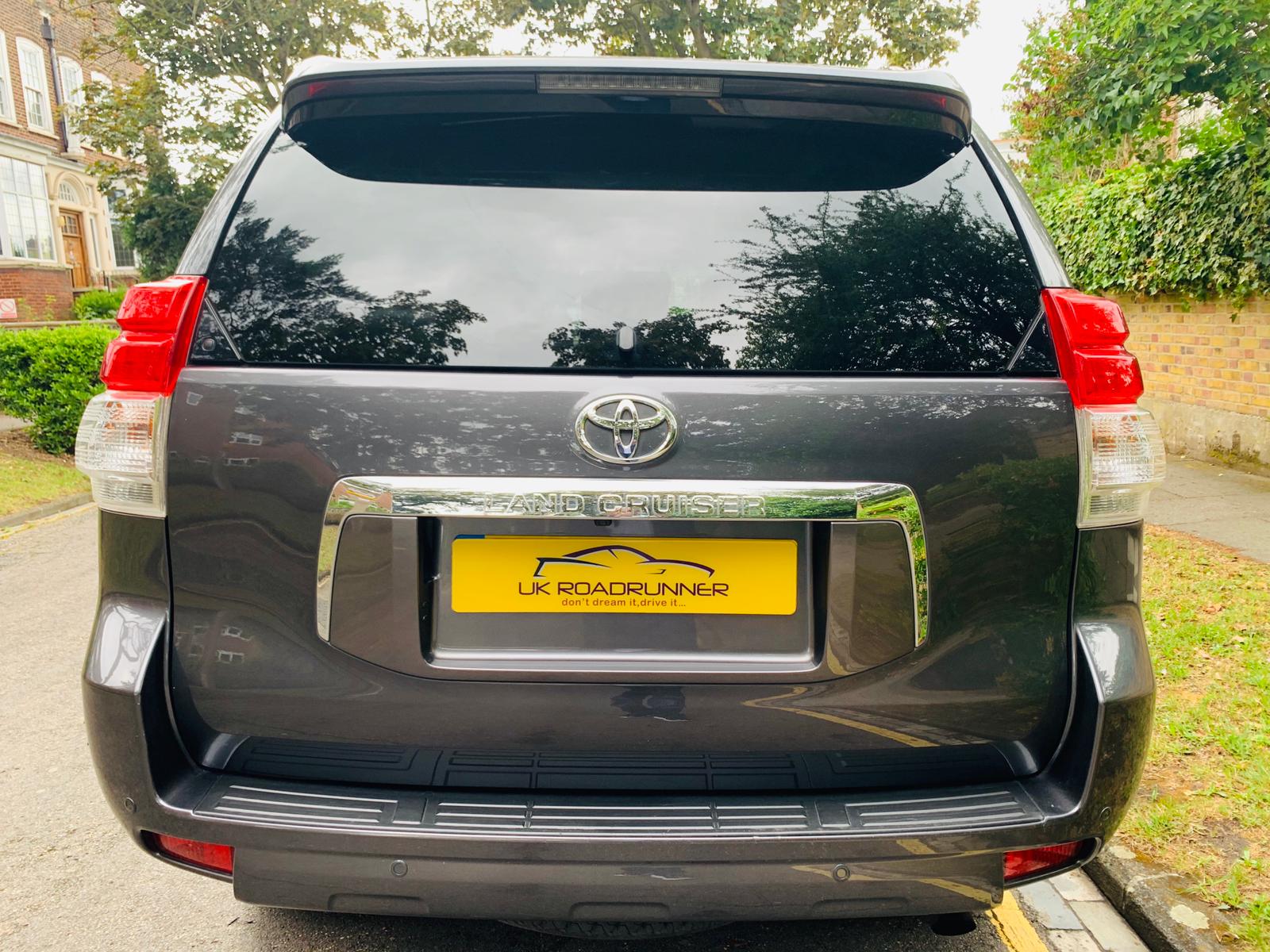 2014 Toyota Land Cruiser  image 11