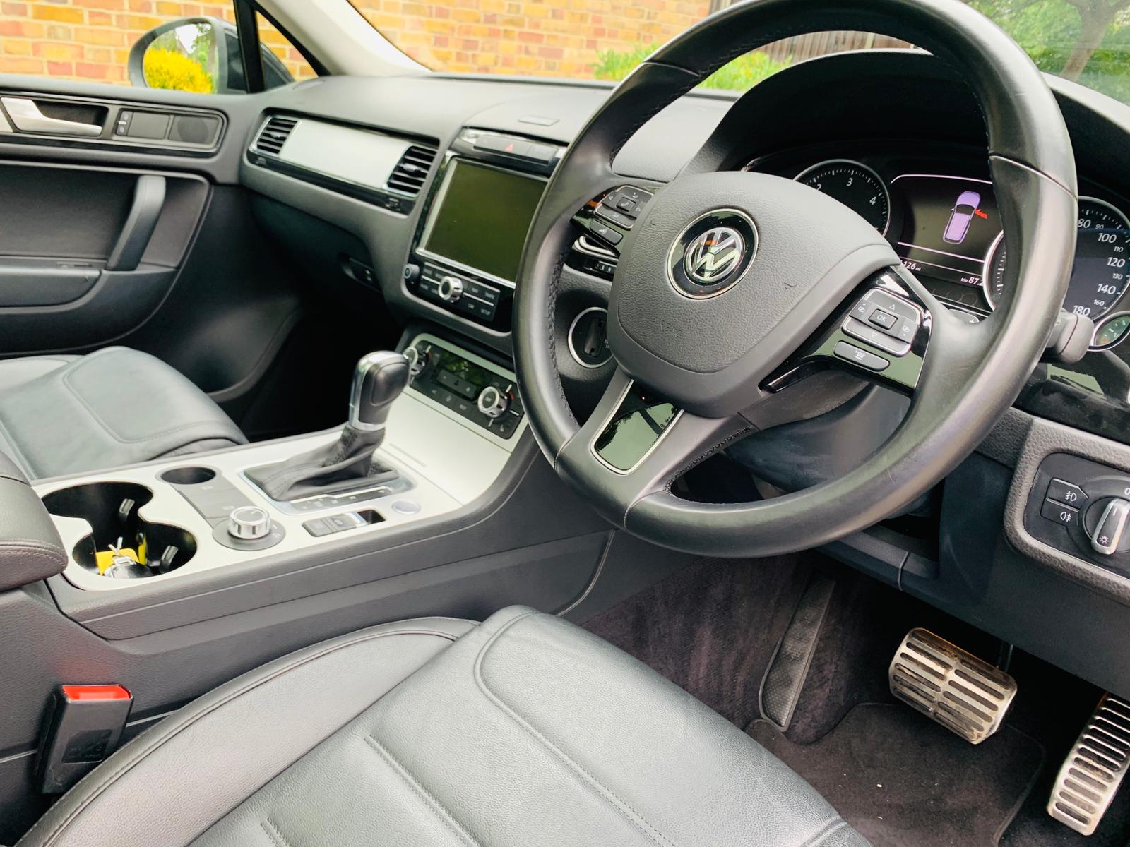 2014 VW Touareg  image 5