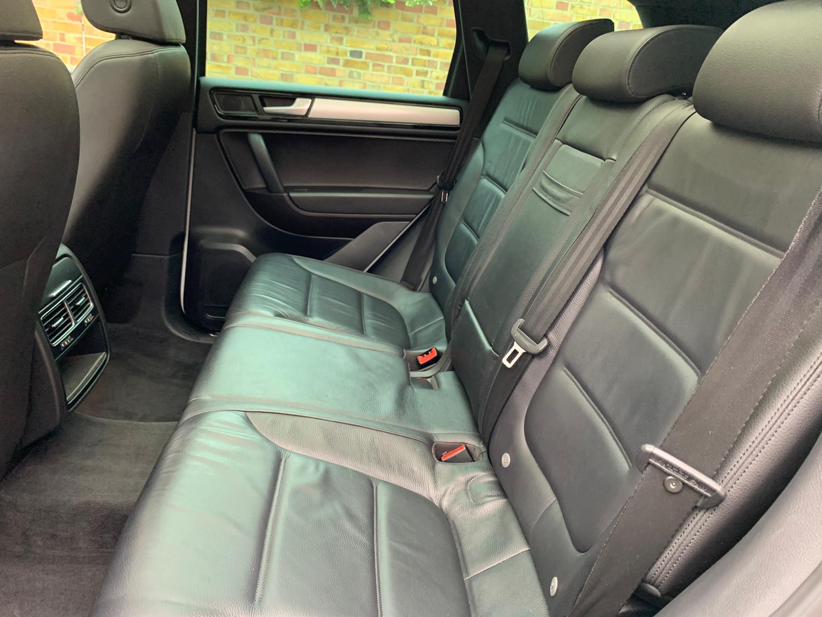 2014 VW Touareg  image 8