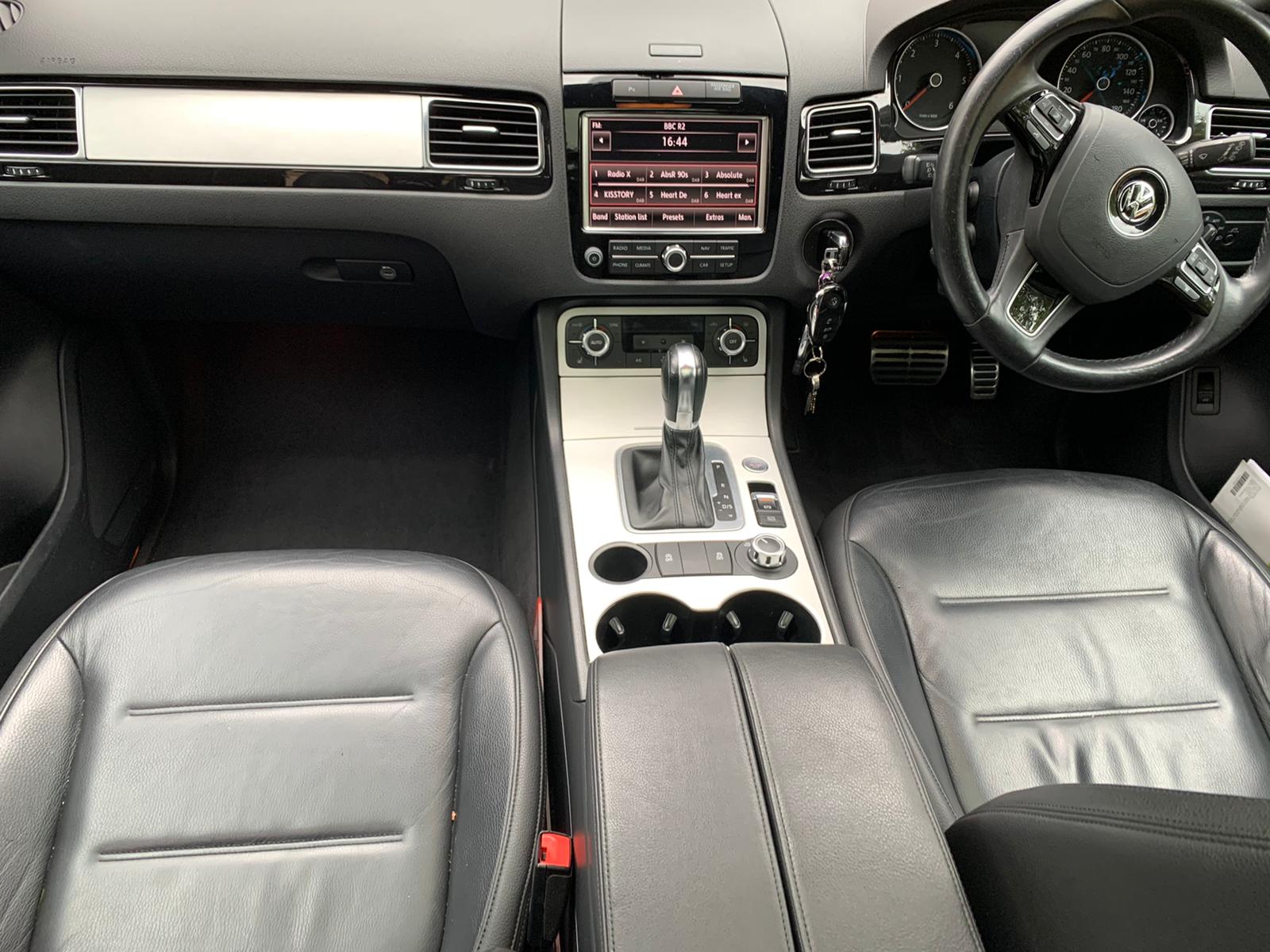 2014 VW Touareg  image 5