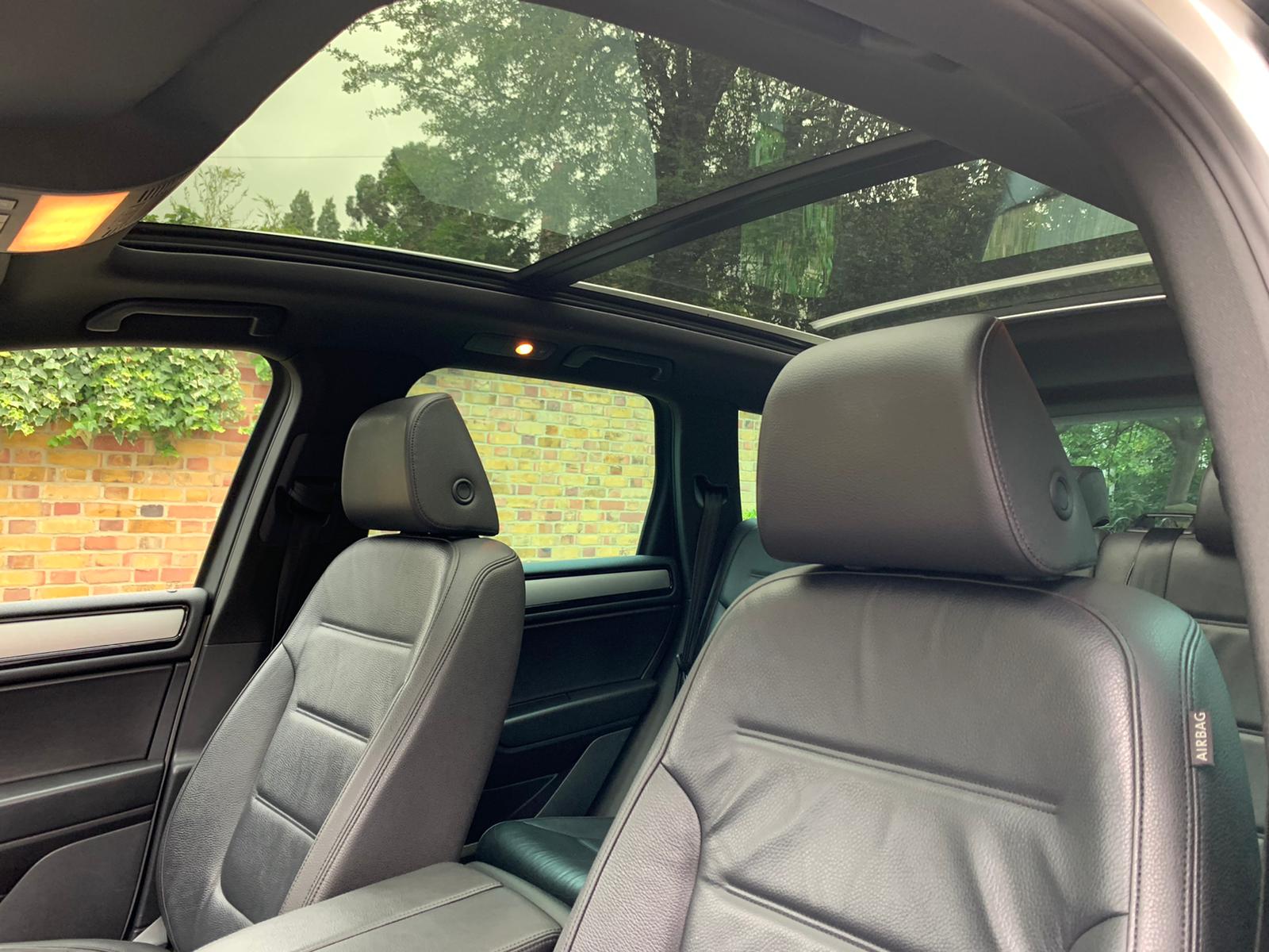 2014 VW Touareg  image 9