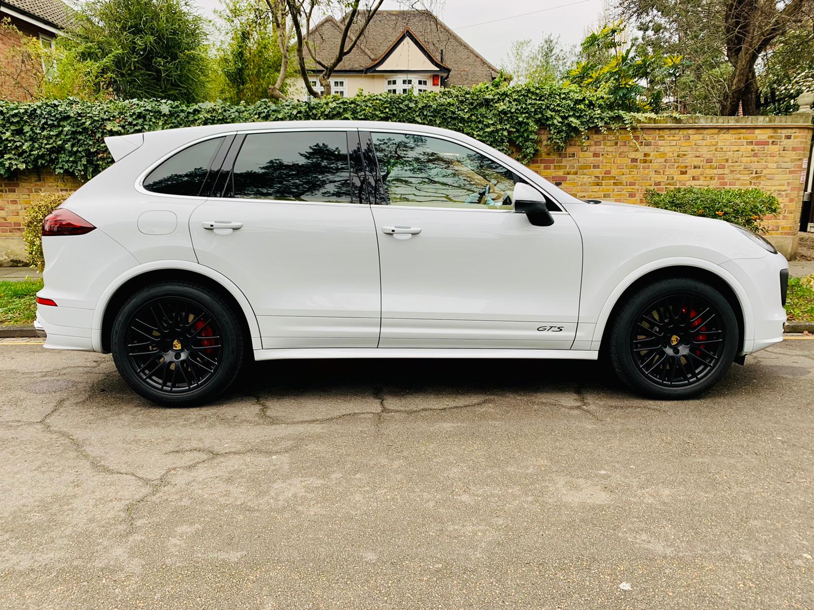 2015 Porsche Cayenne GTI image 2