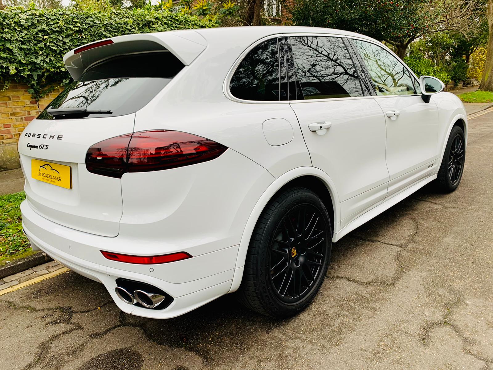 2015 Porsche Cayenne GTI image 9