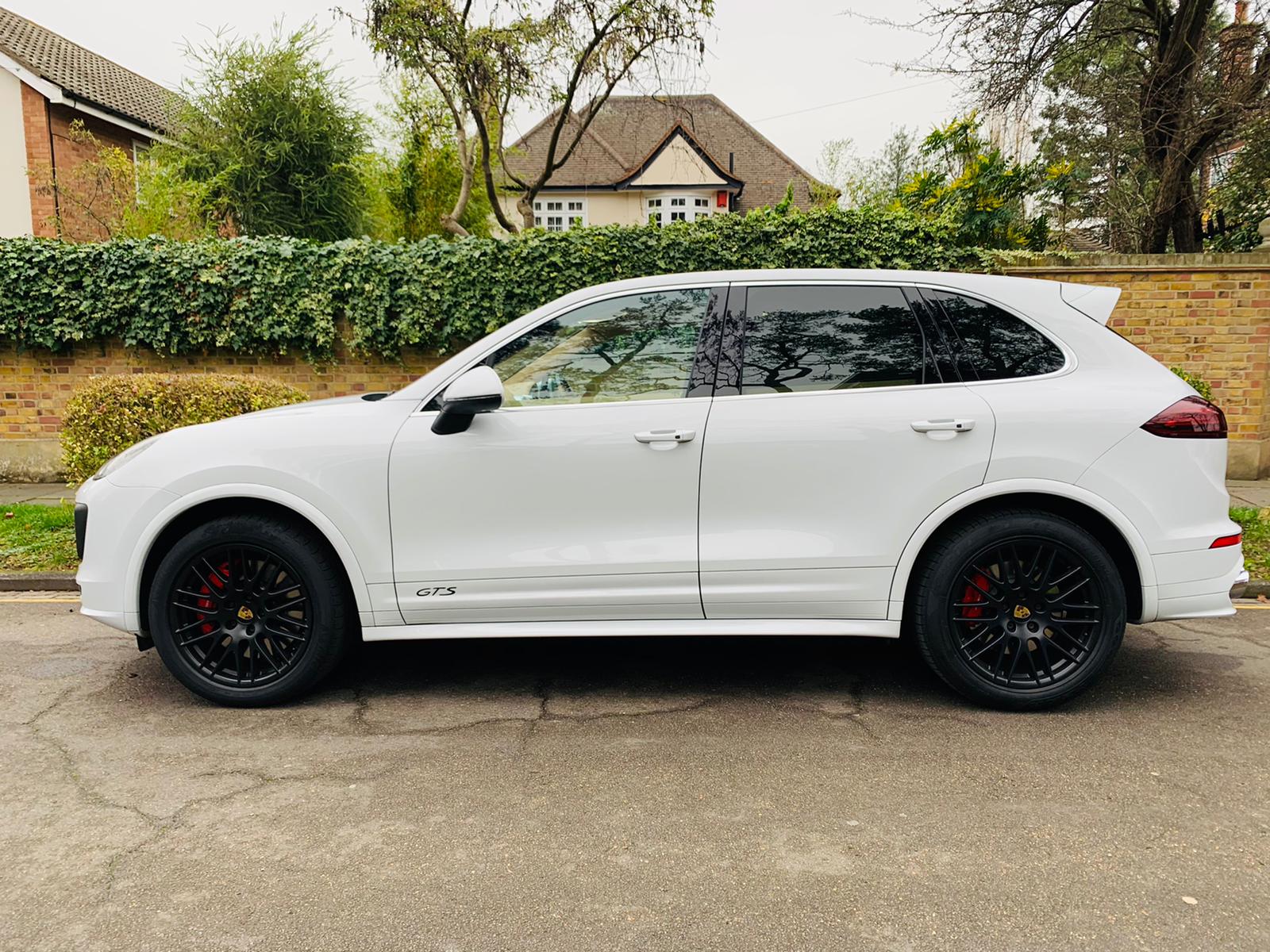 2015 Porsche Cayenne GTI image 3