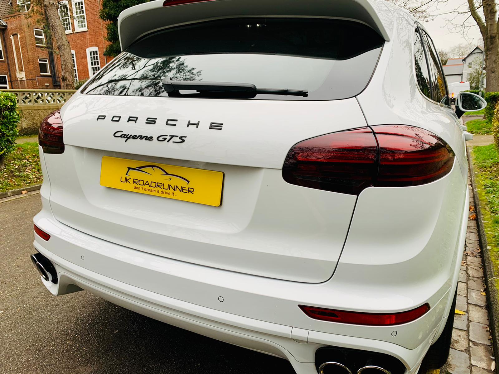 2015 Porsche Cayenne GTI image 10