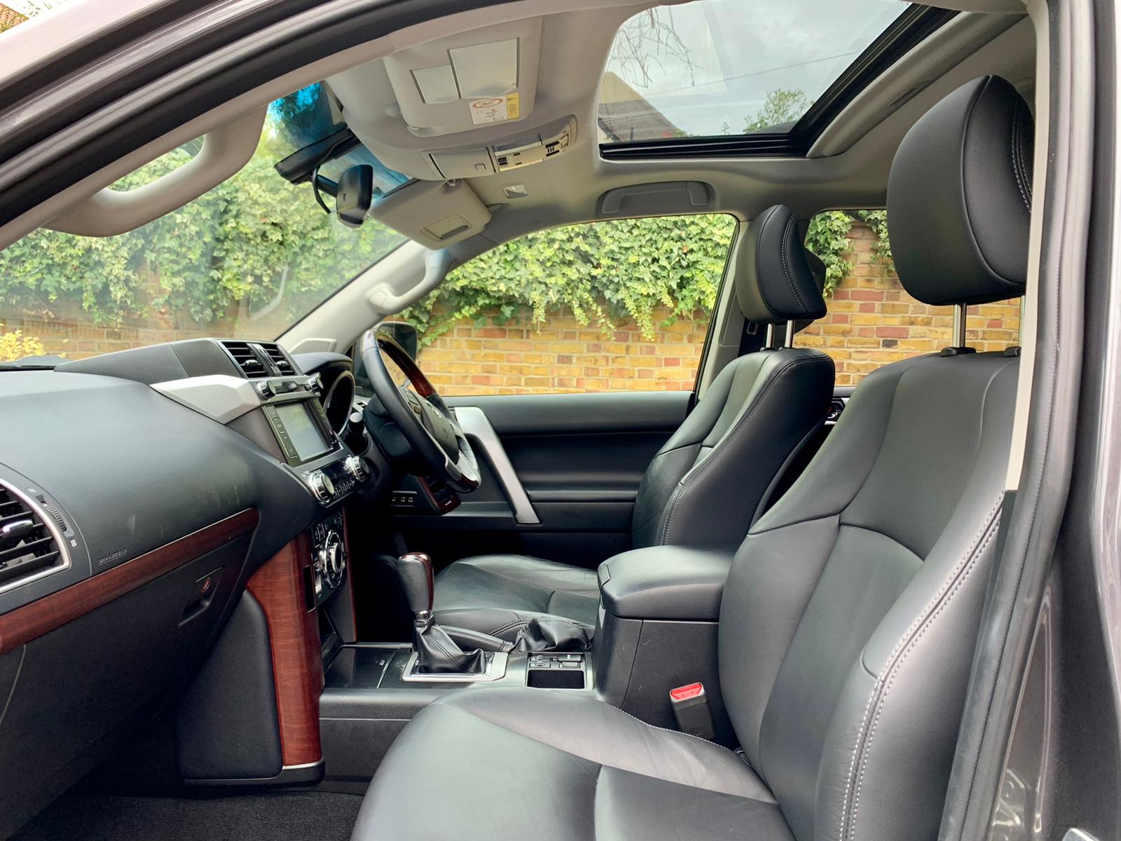 2015 Toyota Land Cruiser image 6