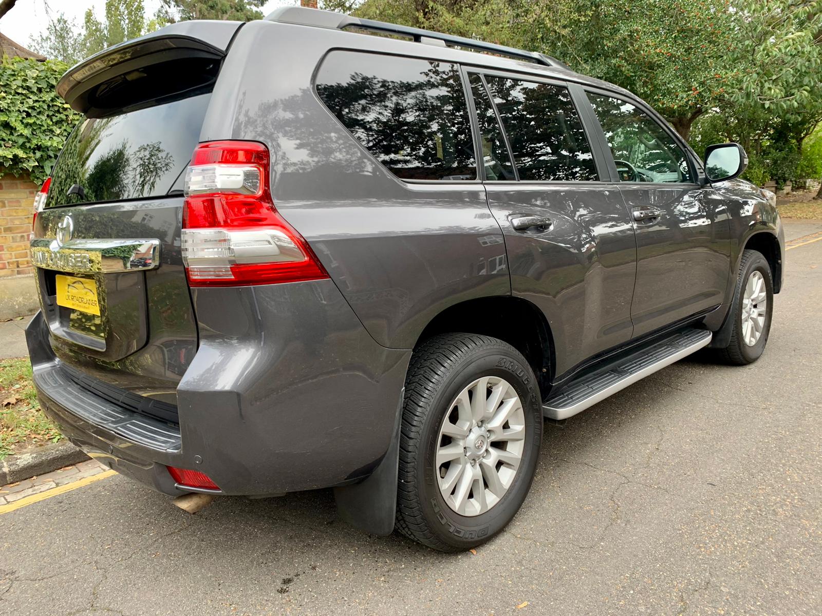 2015 Toyota Land Cruiser image 8