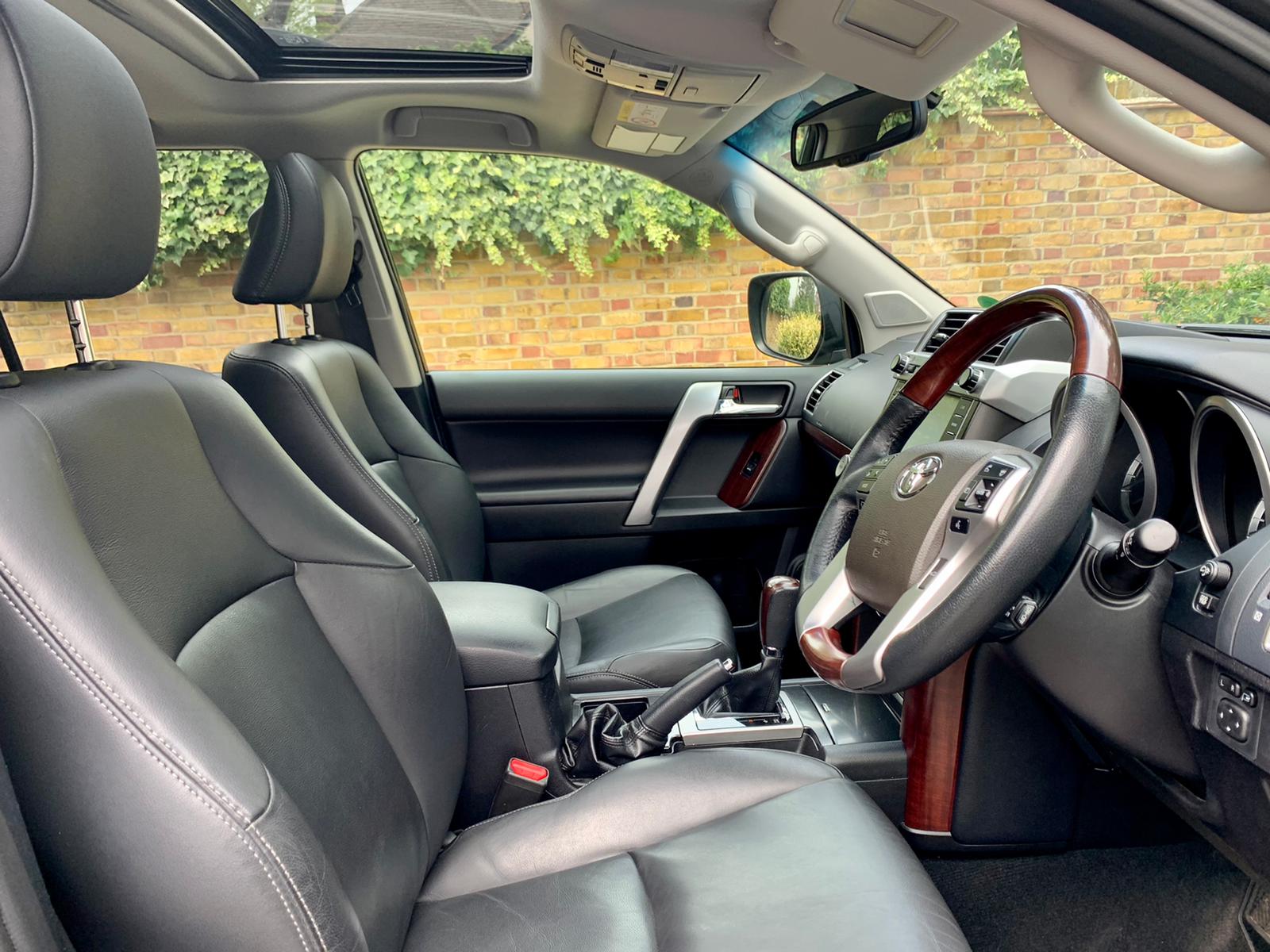 2015 Toyota Land Cruiser image 4