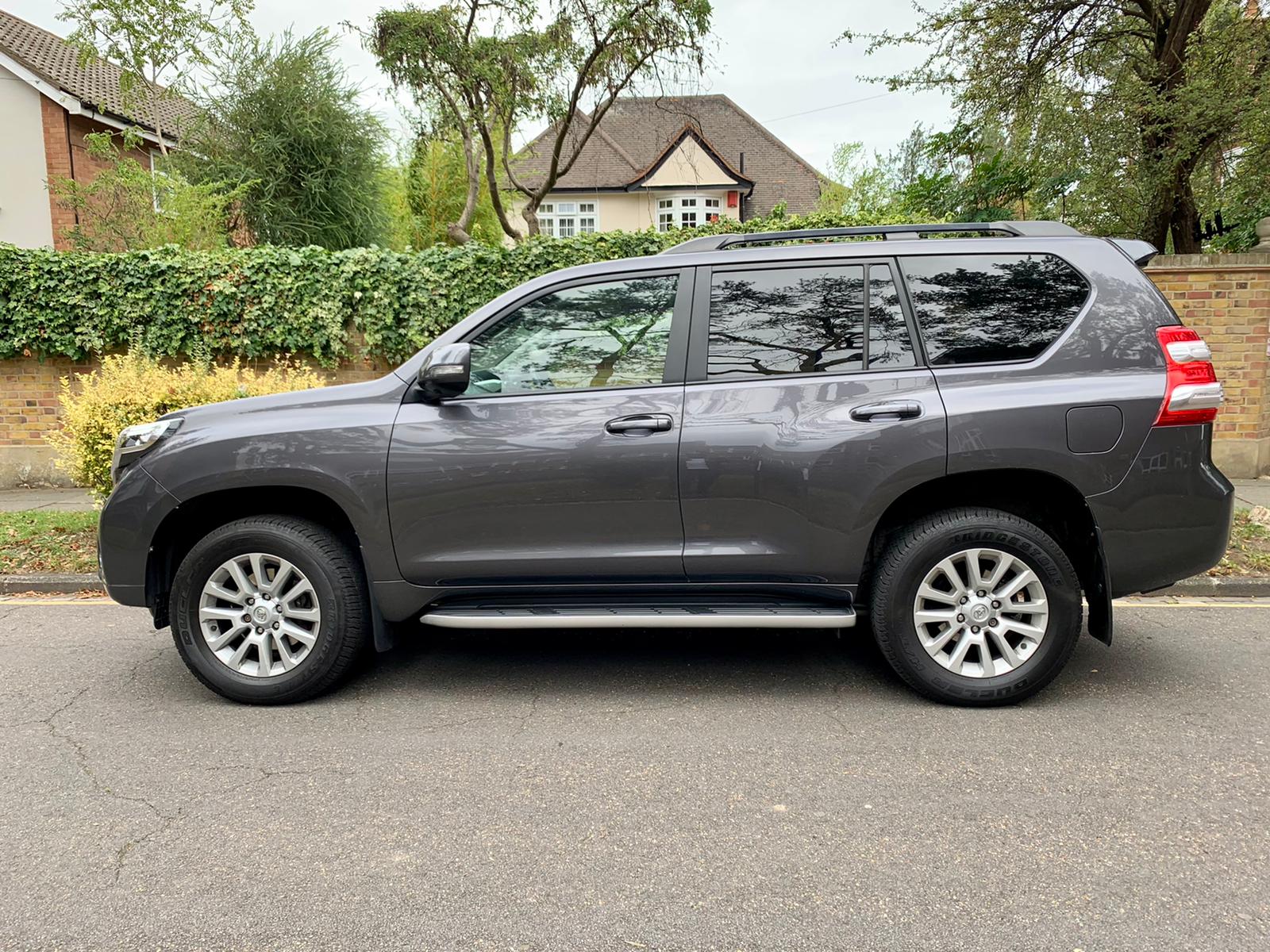 2015 Toyota Land Cruiser image 3