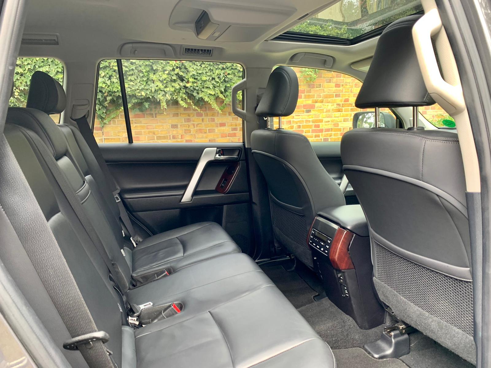 2015 Toyota Land Cruiser image 7