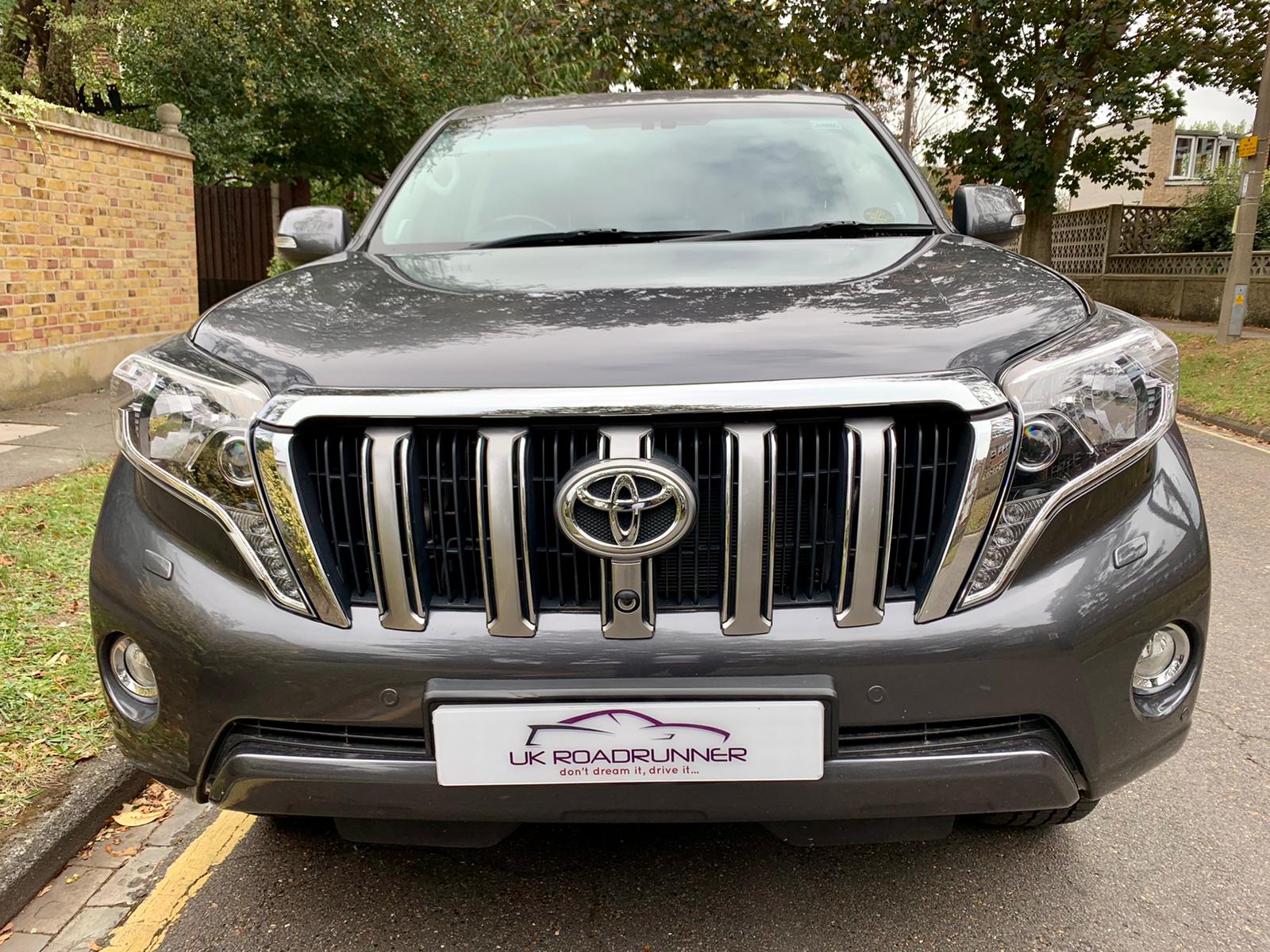 2015 Toyota Land Cruiser image 2