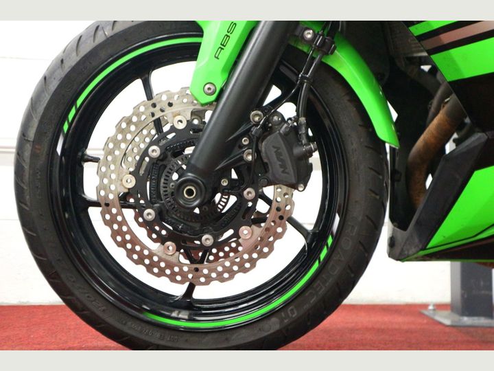 2017 Kawasaki Ninja 650 image 5