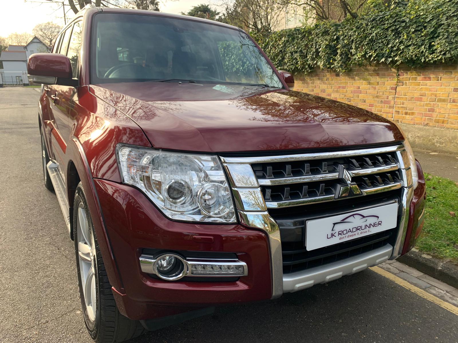 2017 Mitsubishi Shogun  image 1