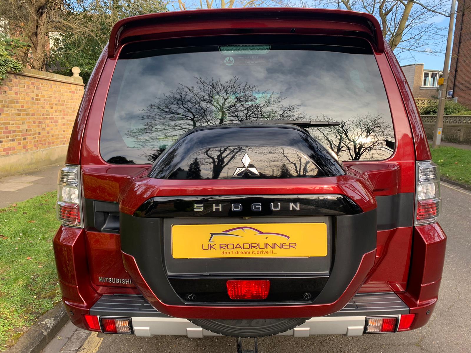 2017 Mitsubishi Shogun  image 11