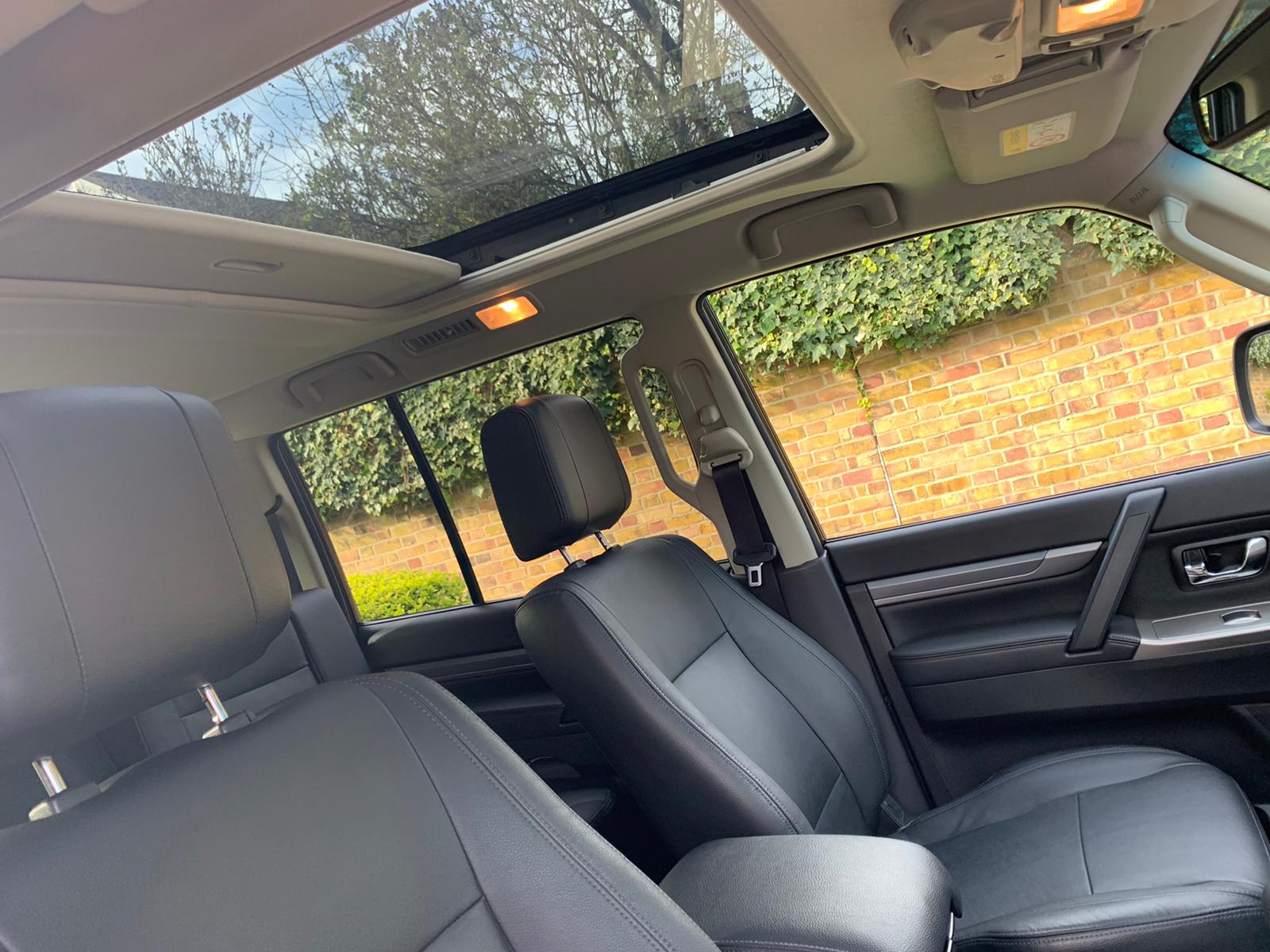 2017 Mitsubishi Shogun  image 8