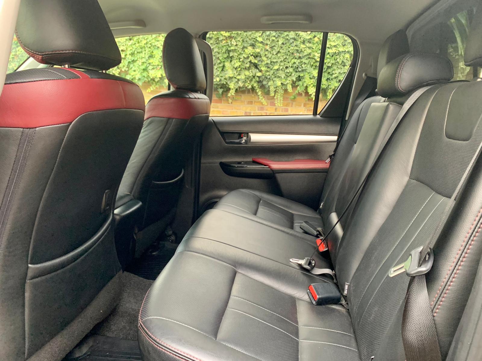 2018 Toyota Hilux image 8