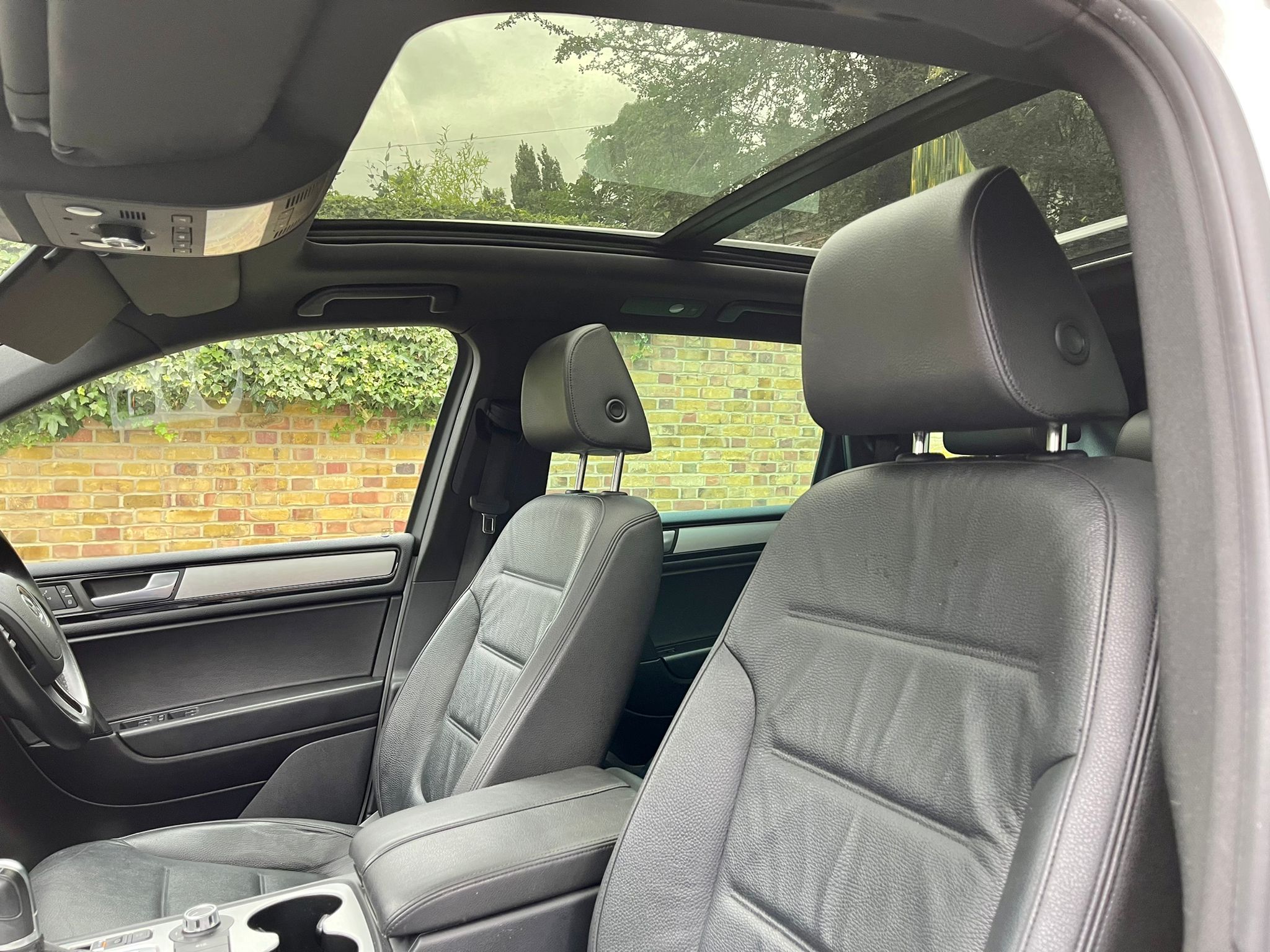 2014 VW Touareg  image 7