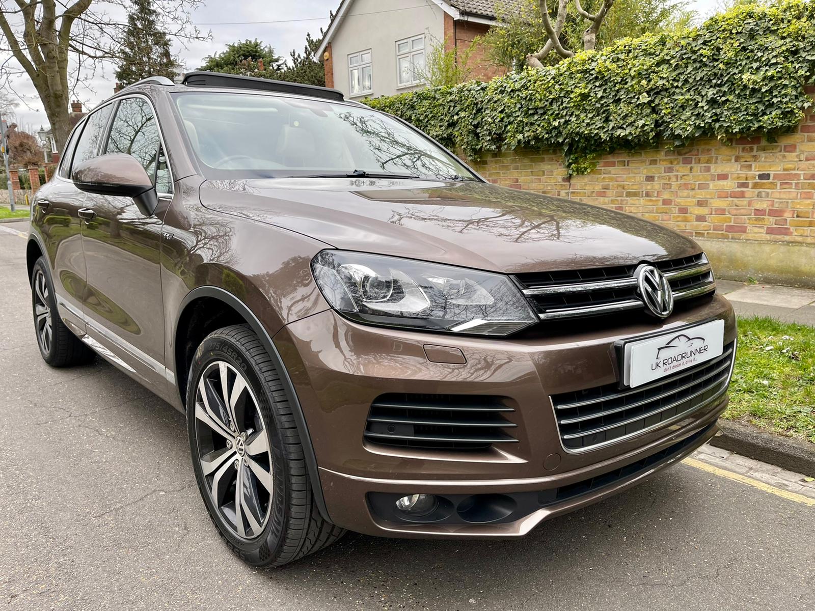 2014 VW Touareg  image 1