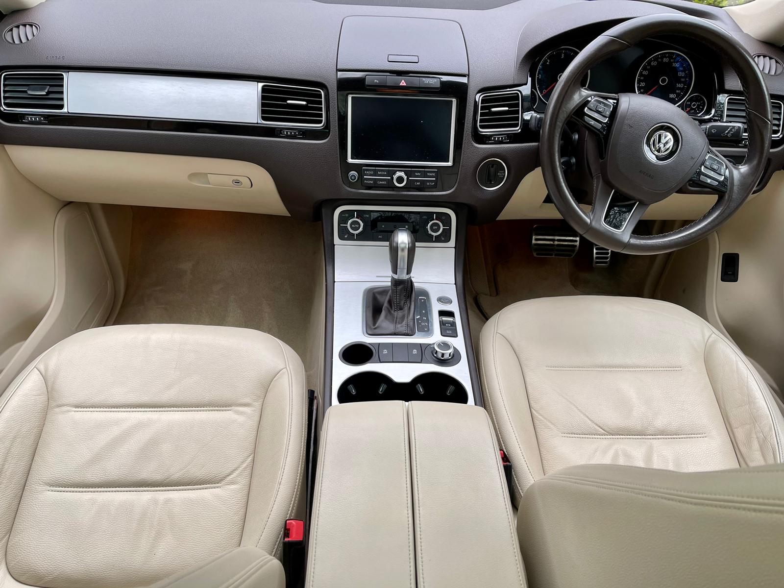 2014 VW Touareg  image 3