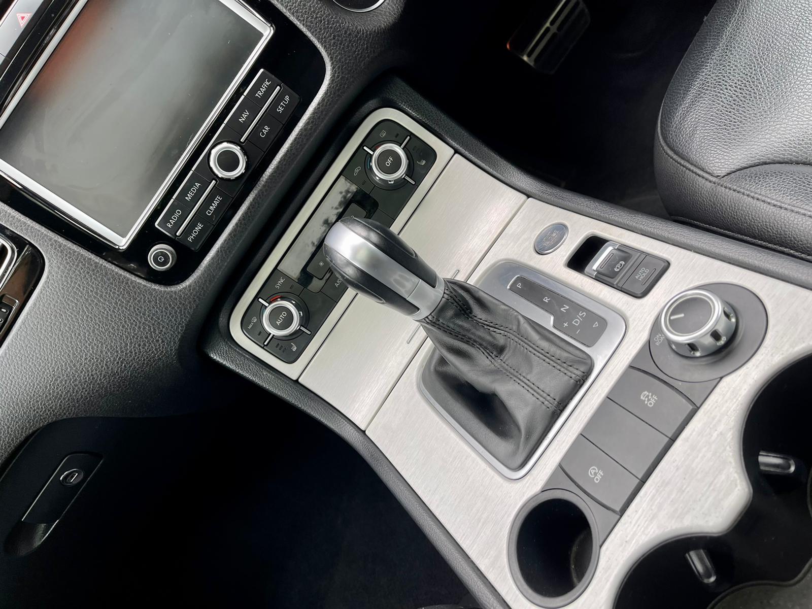 2014 VW Touareg image 6