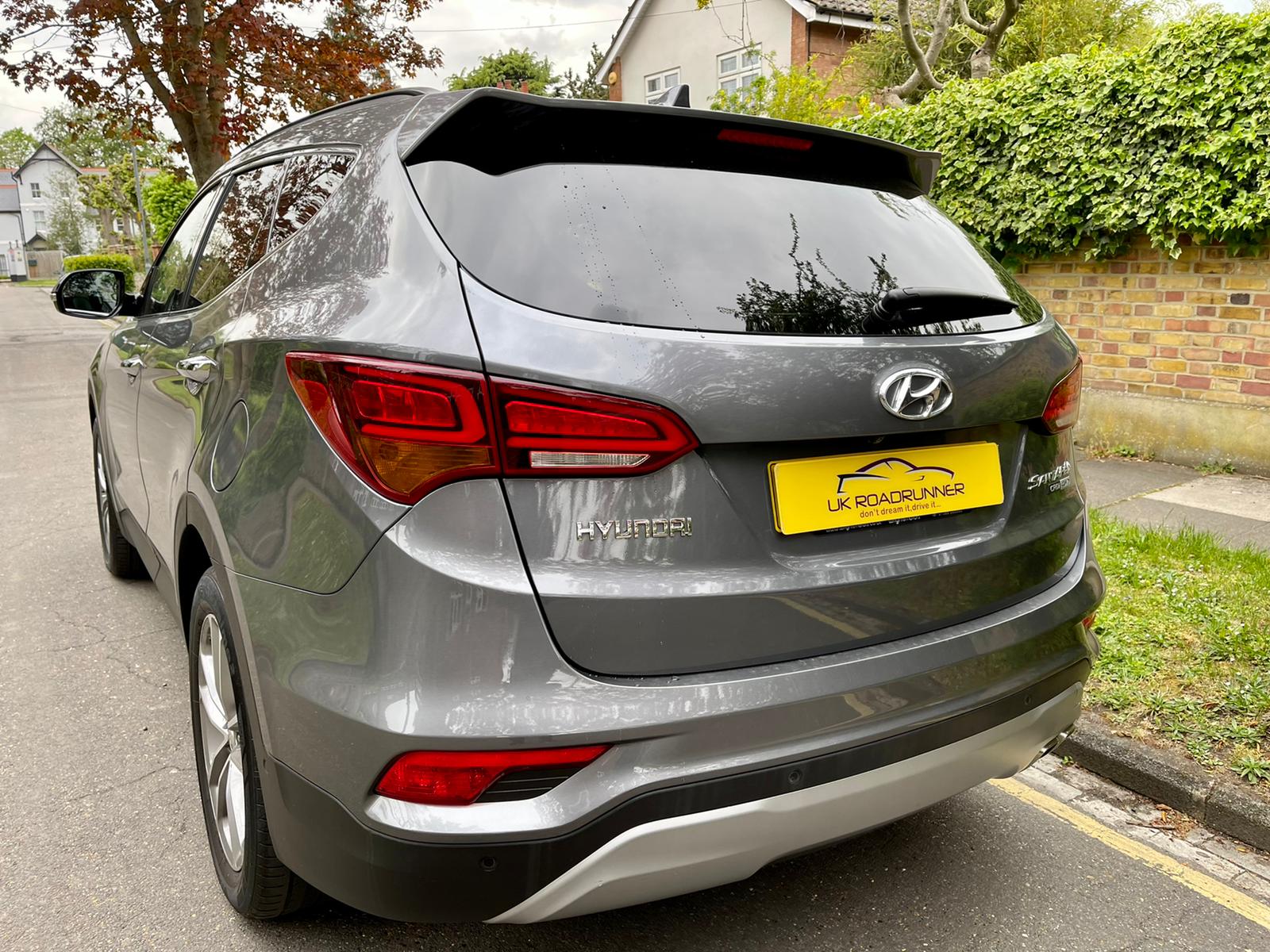 2016 Hyundai Santa Fe image 8