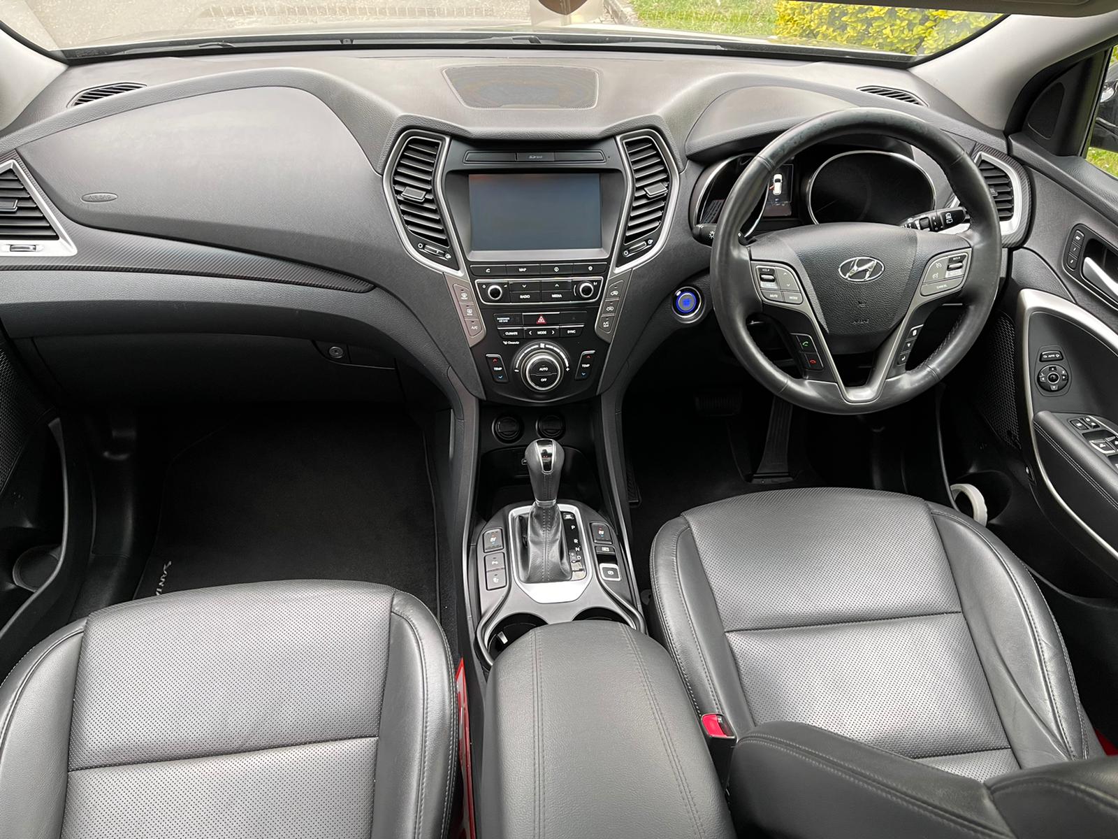 2016 Hyundai Santa Fe image 6