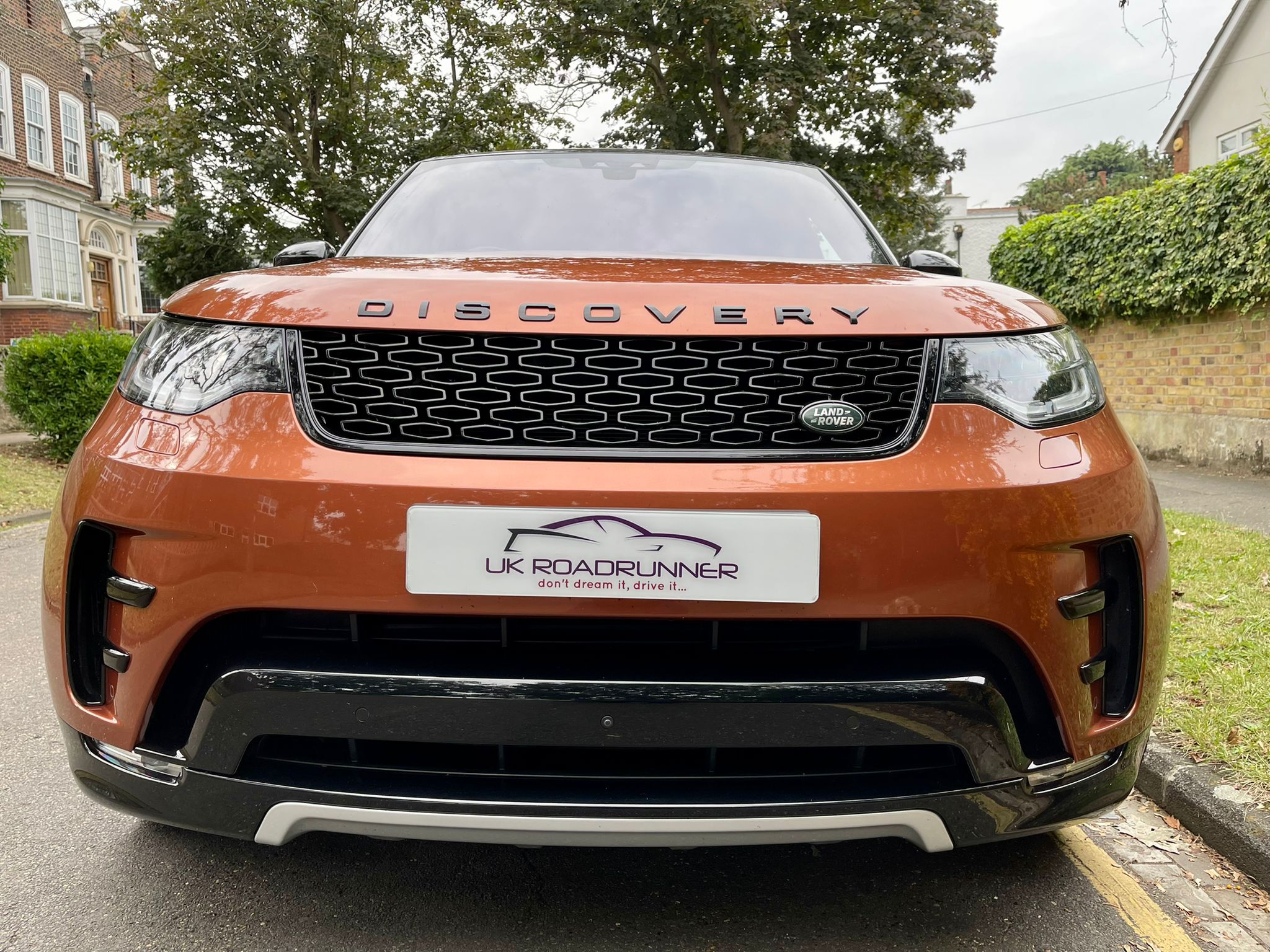 2017 Land Rover Discovery  image 2