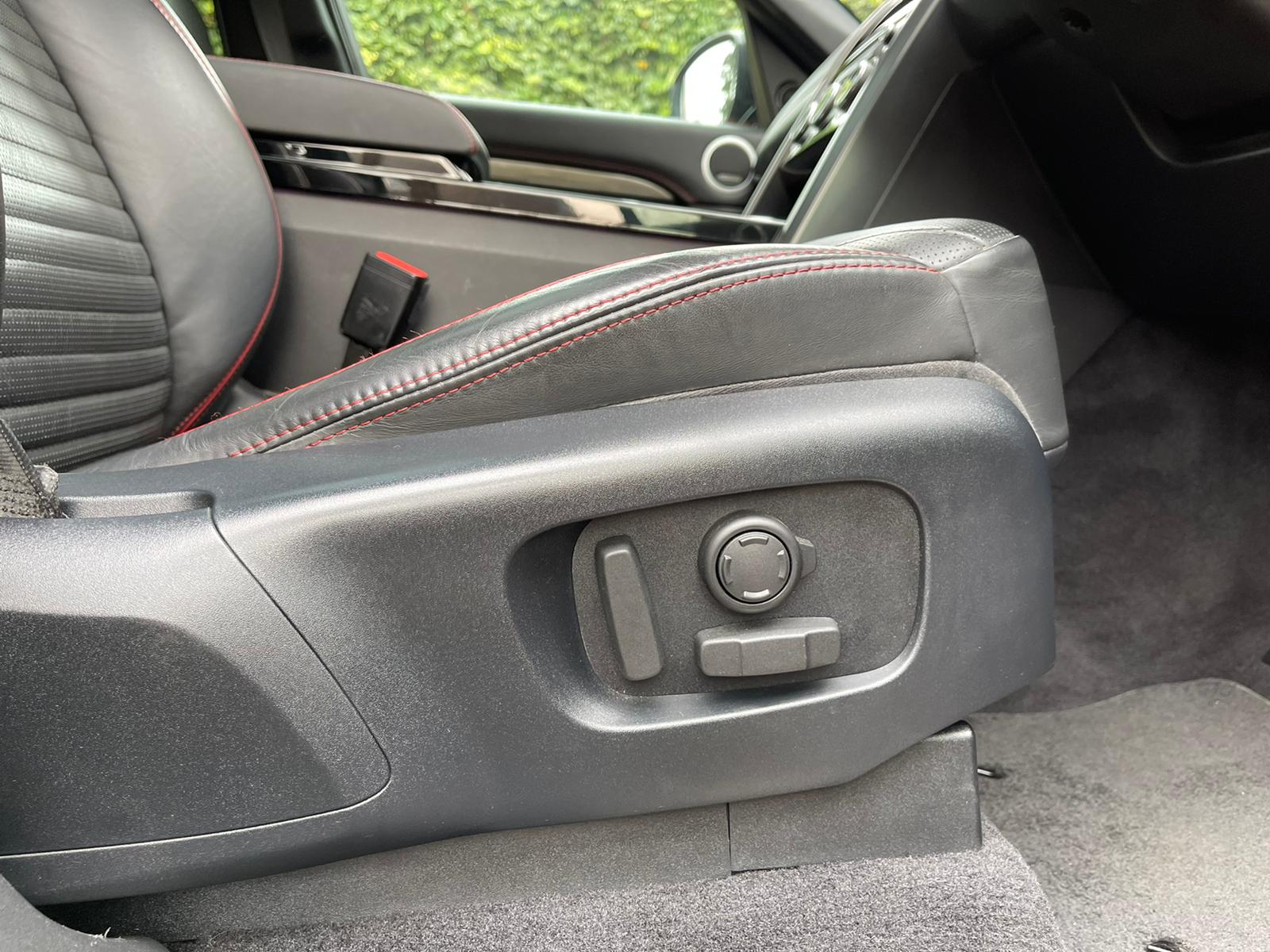 2017 Land Rover Discovery  image 7