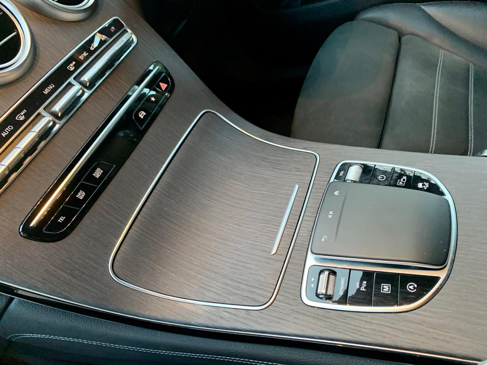 2019 Mercedes Benz GLC220 image 7