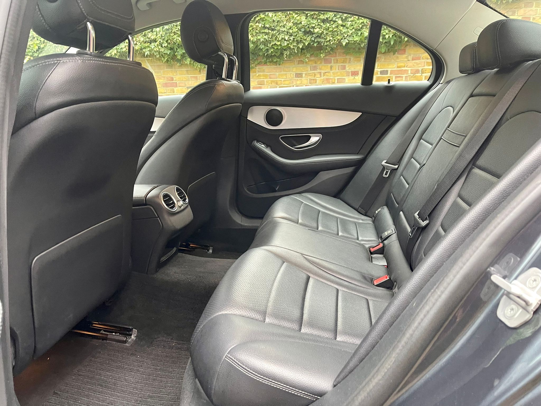 2015 Mercedes Benz C200 image 6