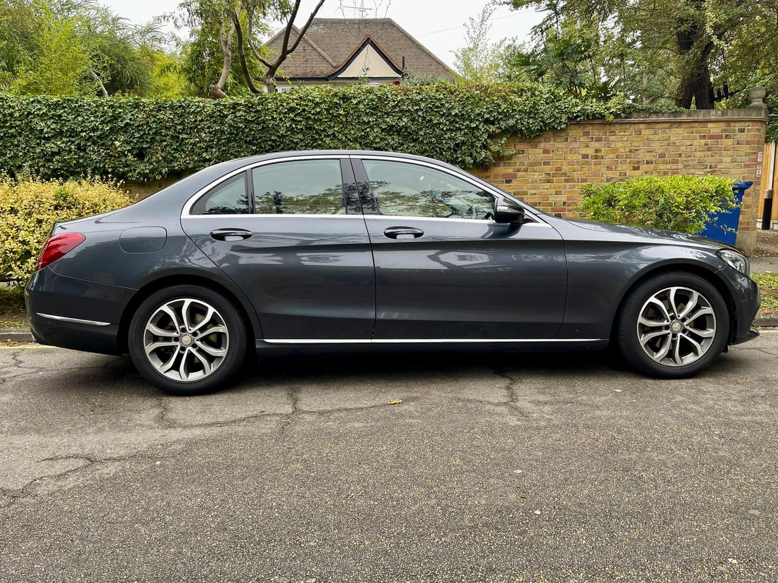 2015 Mercedes Benz C200 image 3
