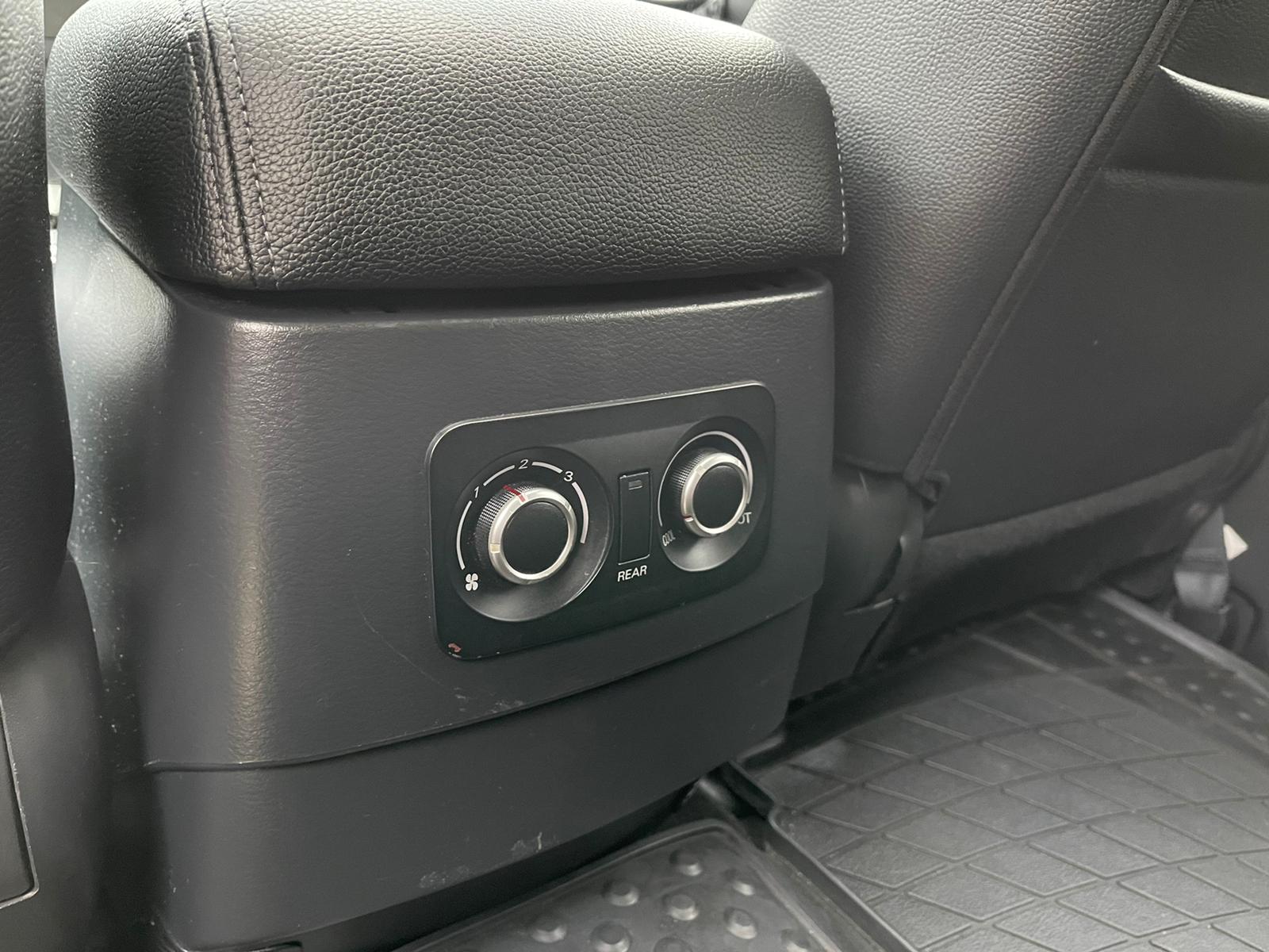 2015 Mitsubishi Shogun  image 8