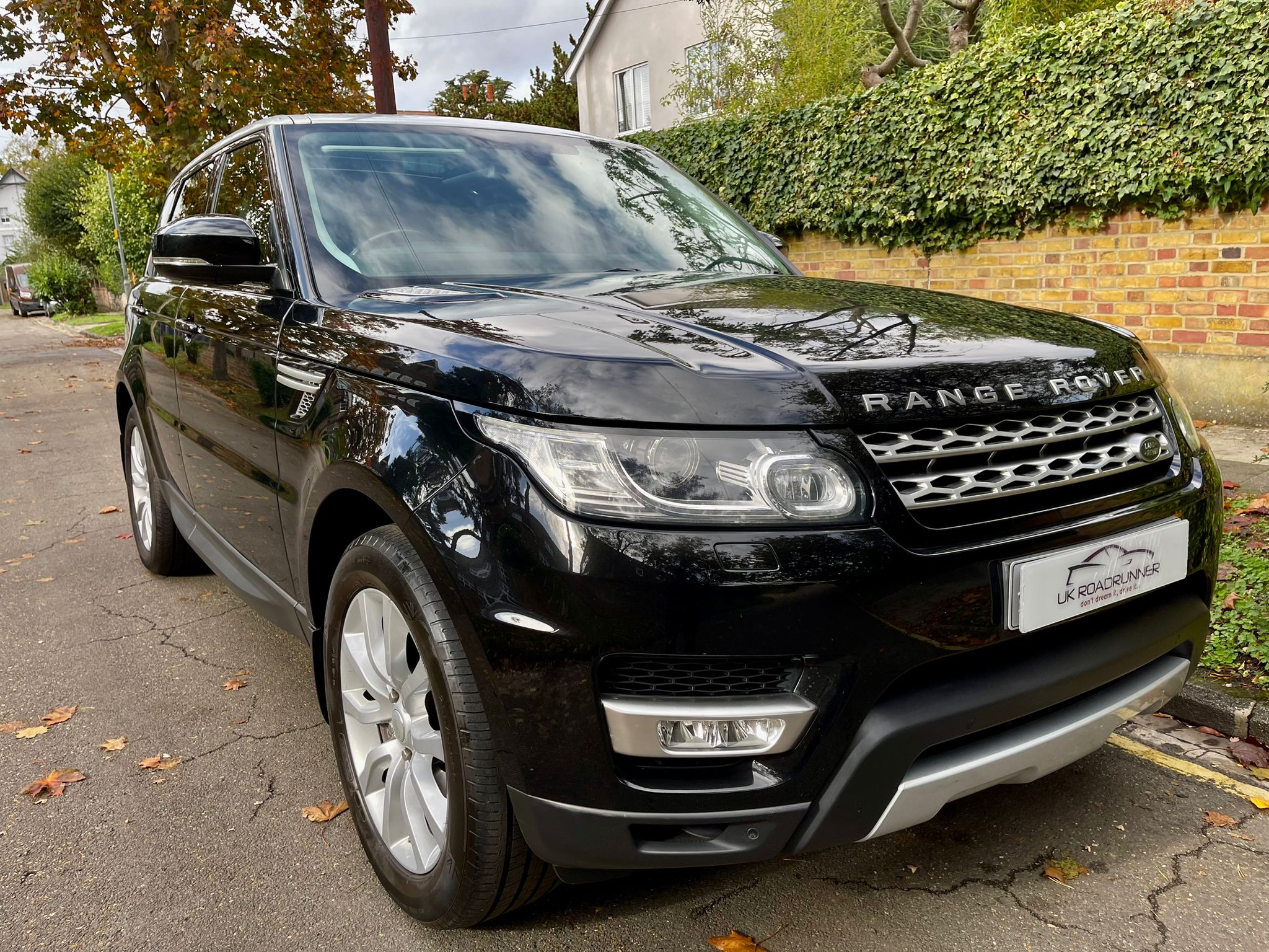 2015 Range Rover Sport image 1