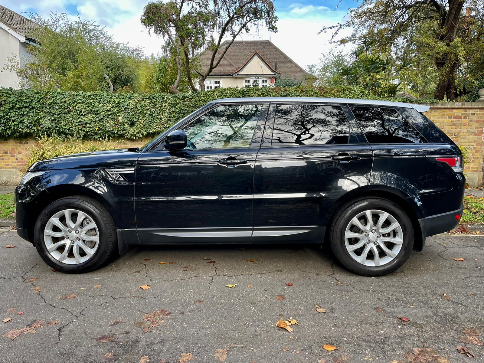 2015 Range Rover Sport image 3