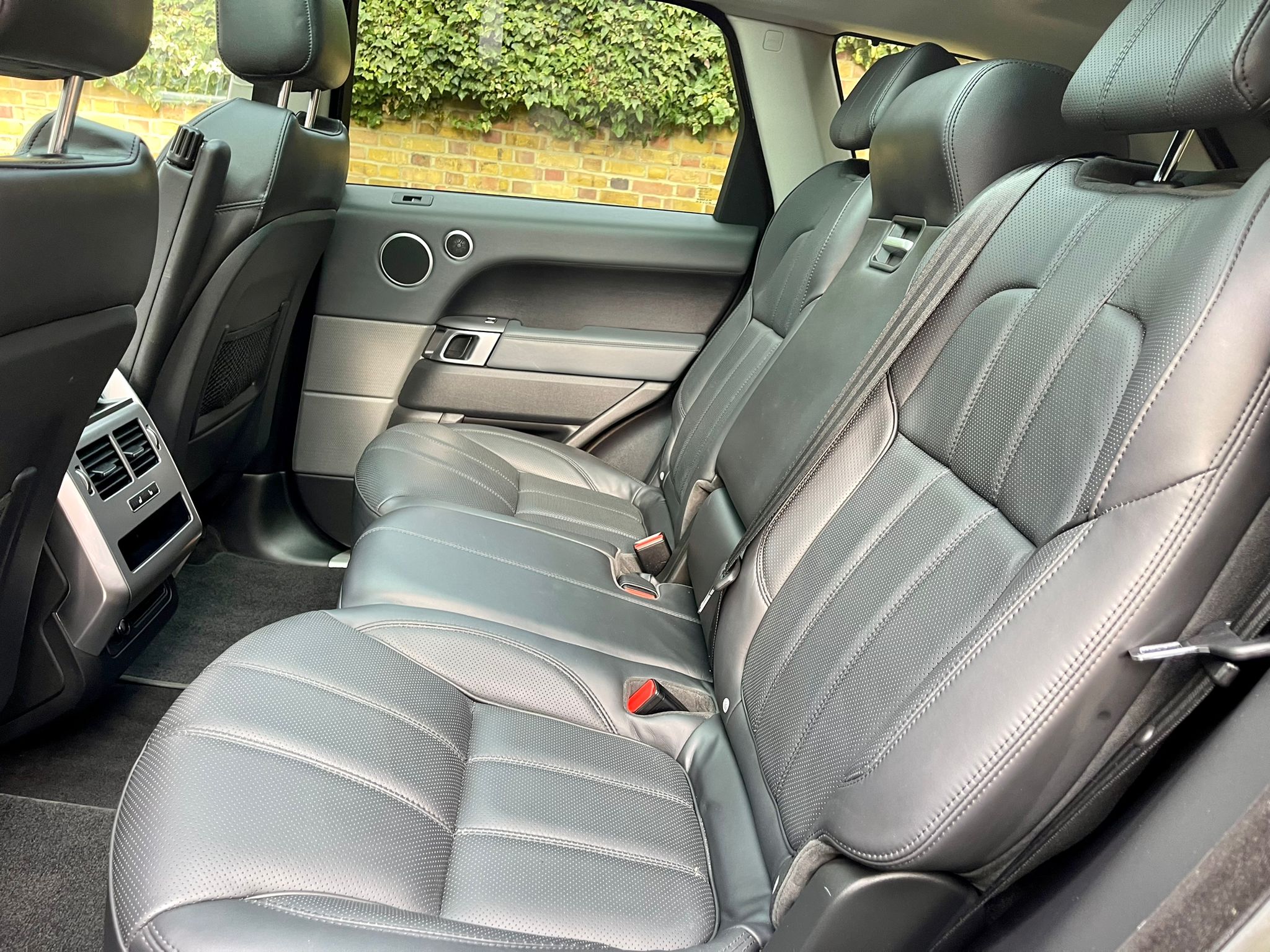 2015 Range Rover Sport image 7