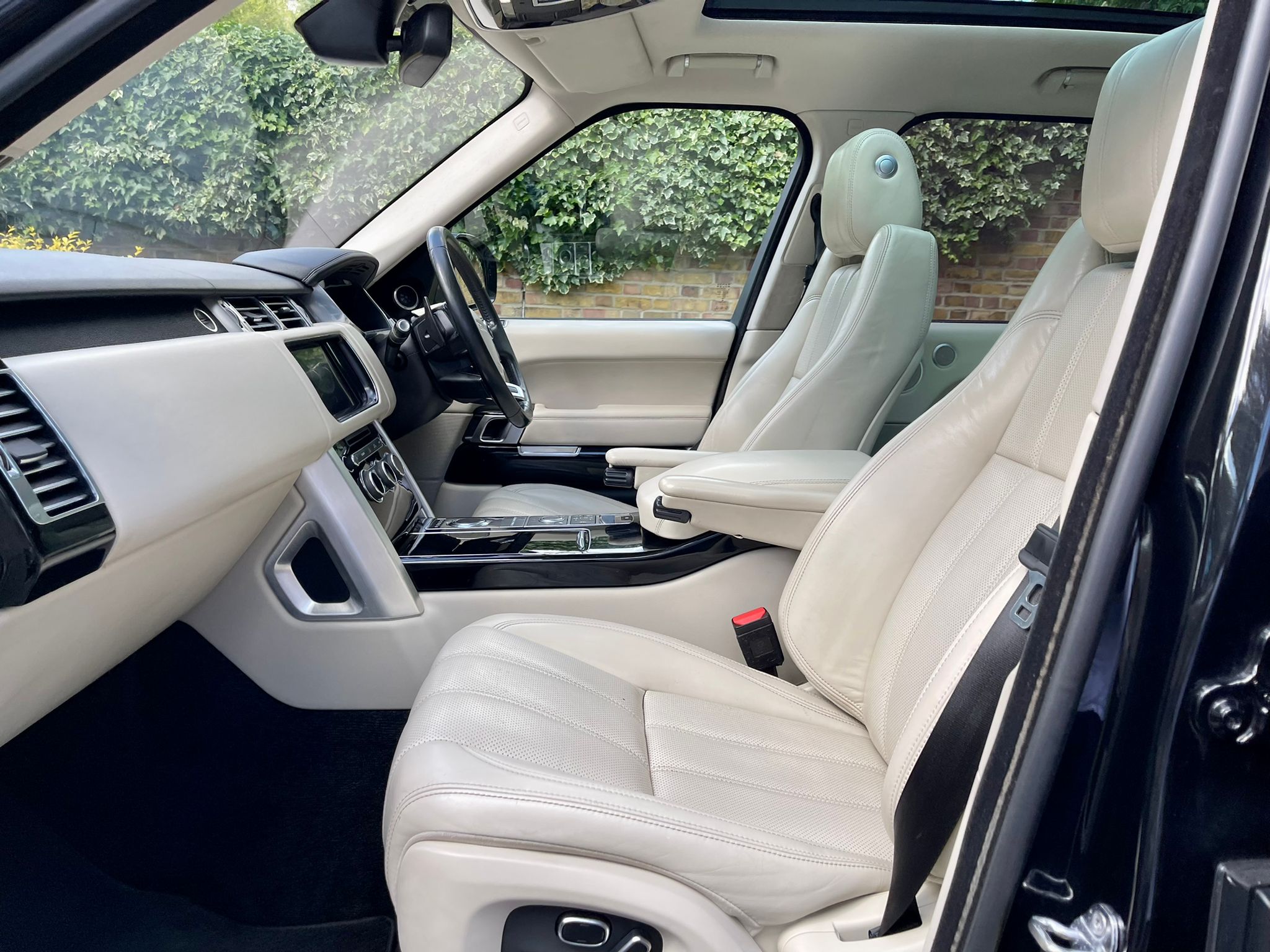 2015 Range Rover Vogue image 5