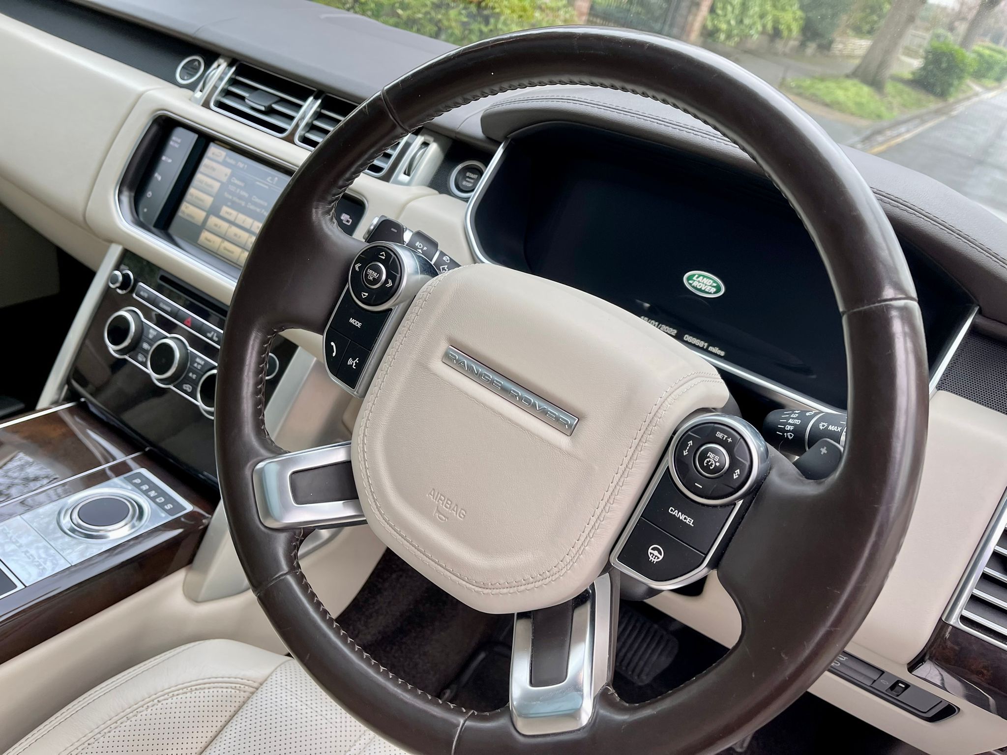 2015 Range Rover Vogue image 4
