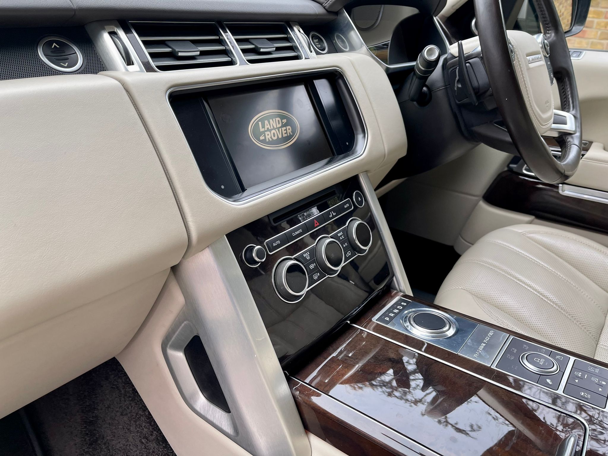 2015 Range Rover Vogue image 6