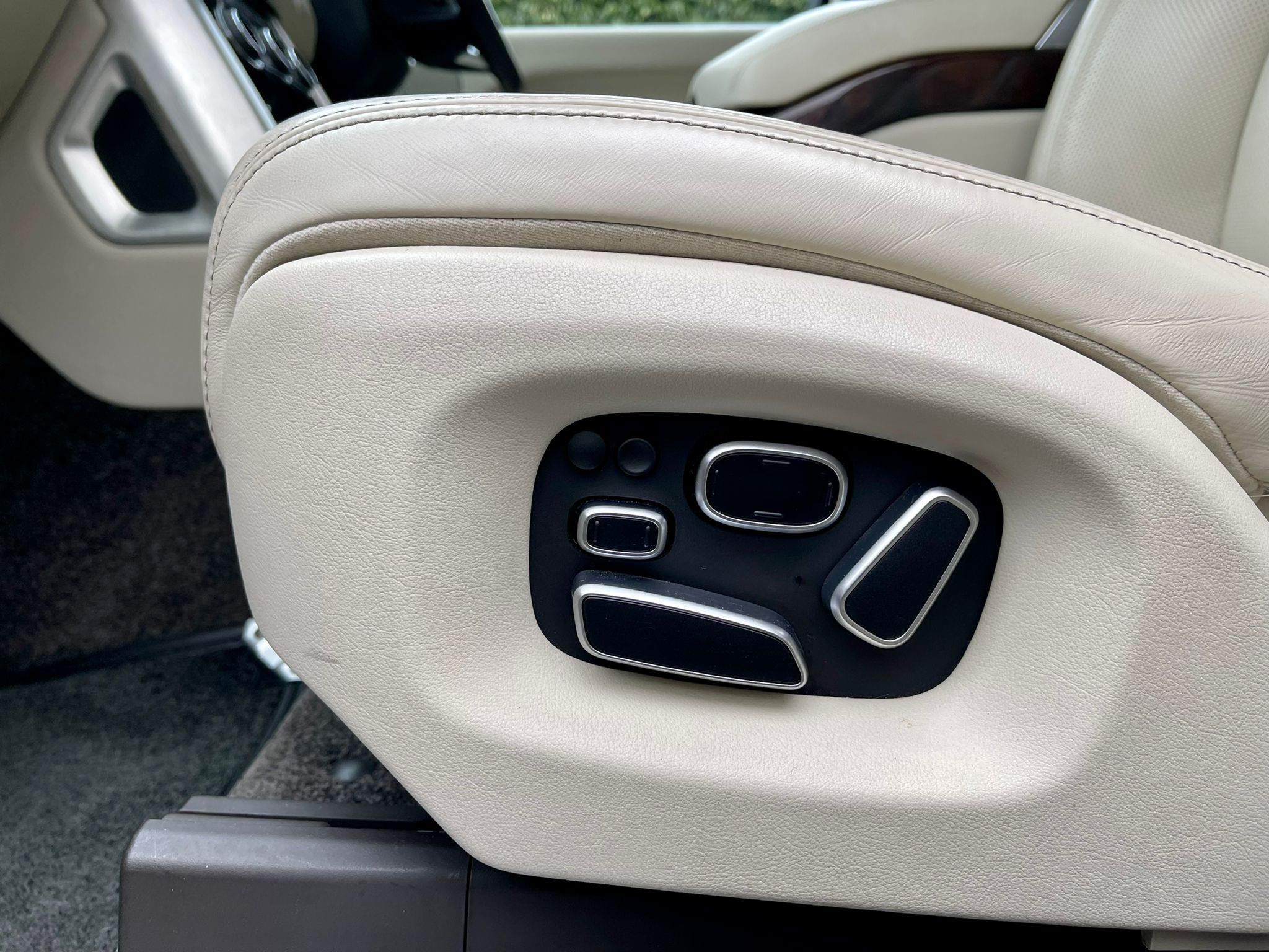 2015 Range Rover Vogue image 8