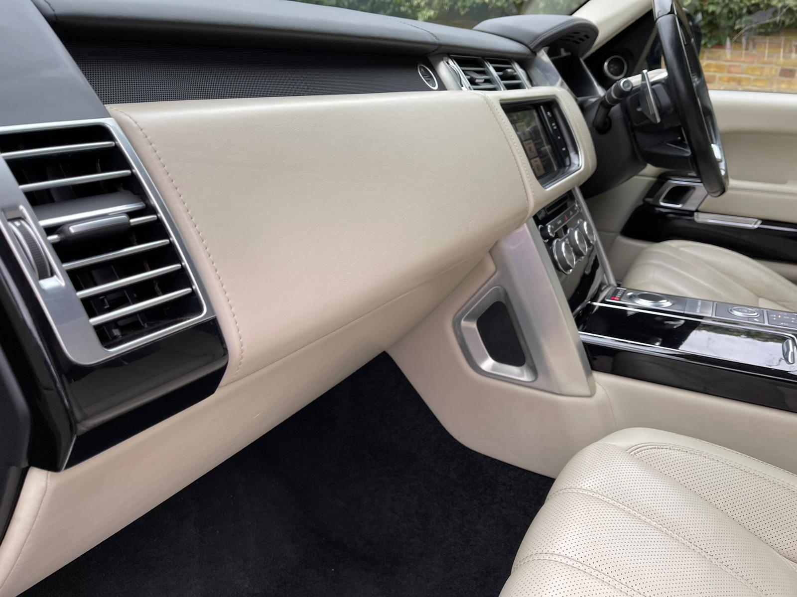 2015 Range Rover Vogue image 5