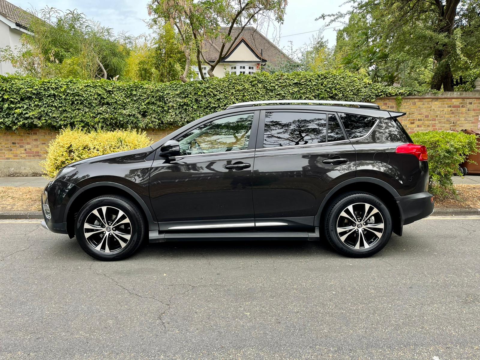 2015 Toyota RAV4 image 3