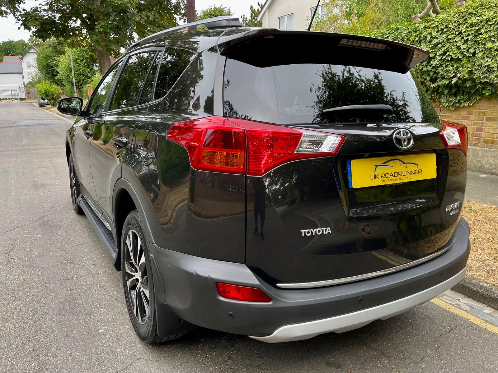 2015 Toyota RAV4 image 9