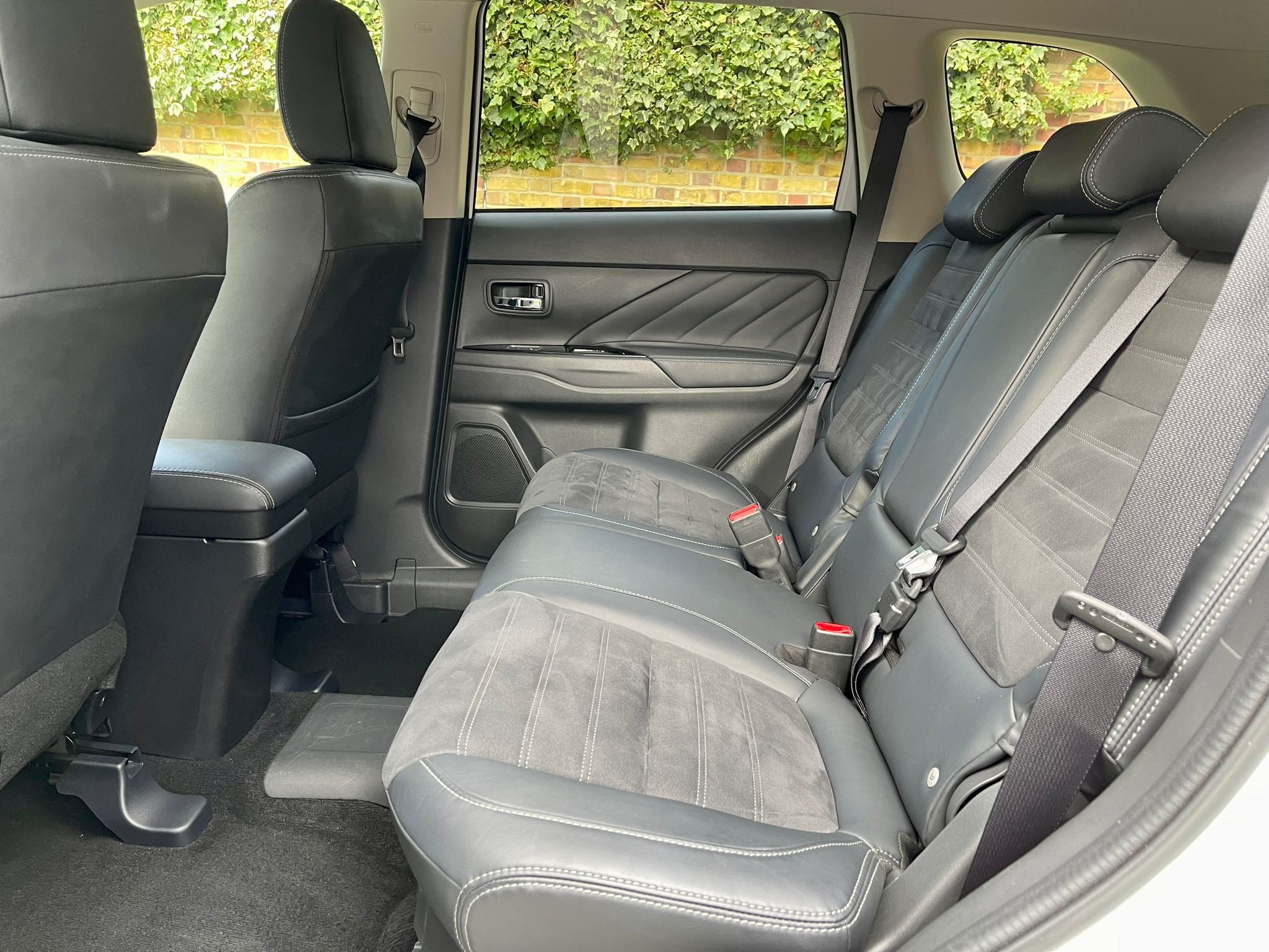 2018 Mitsubishi Outlander image 7