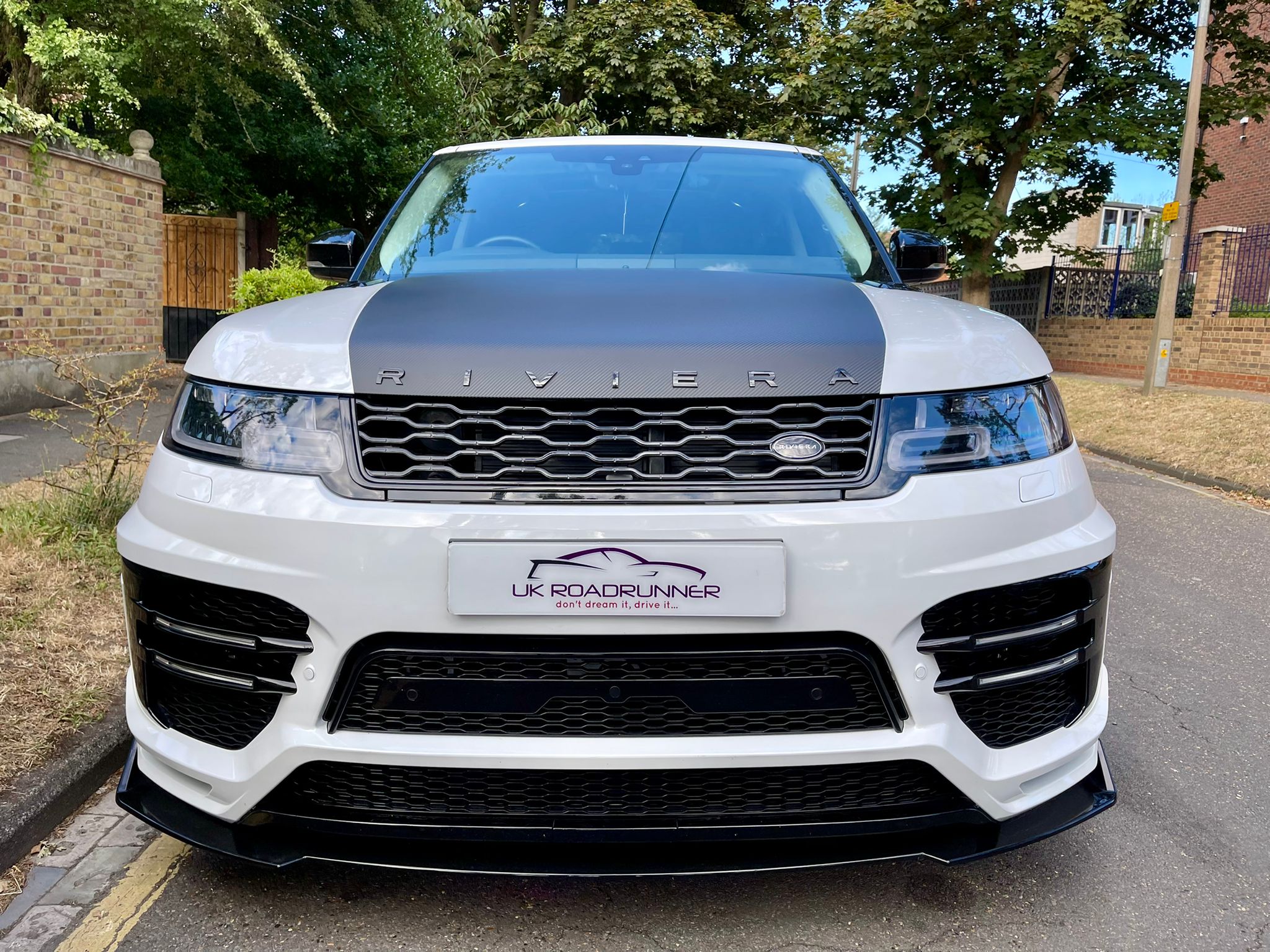2018 Range Rover Sport Riviera image 2