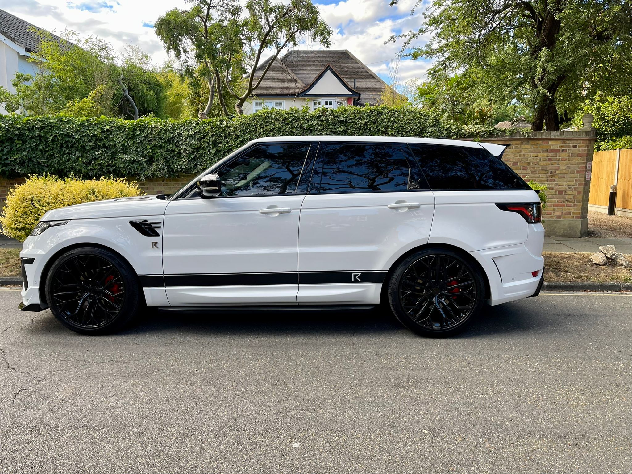 2018 Range Rover Sport Riviera image 3