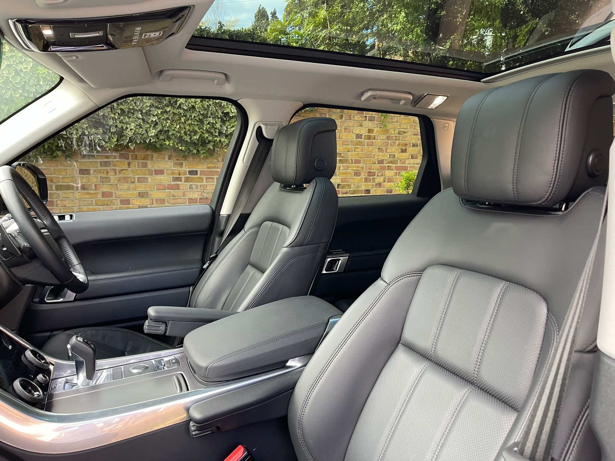 2018 Range Rover Sport Riviera image 6