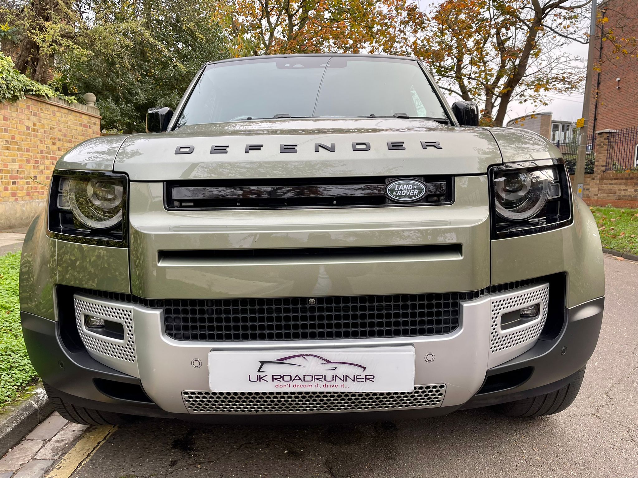 2020 Land Rover Defender 110 image 2