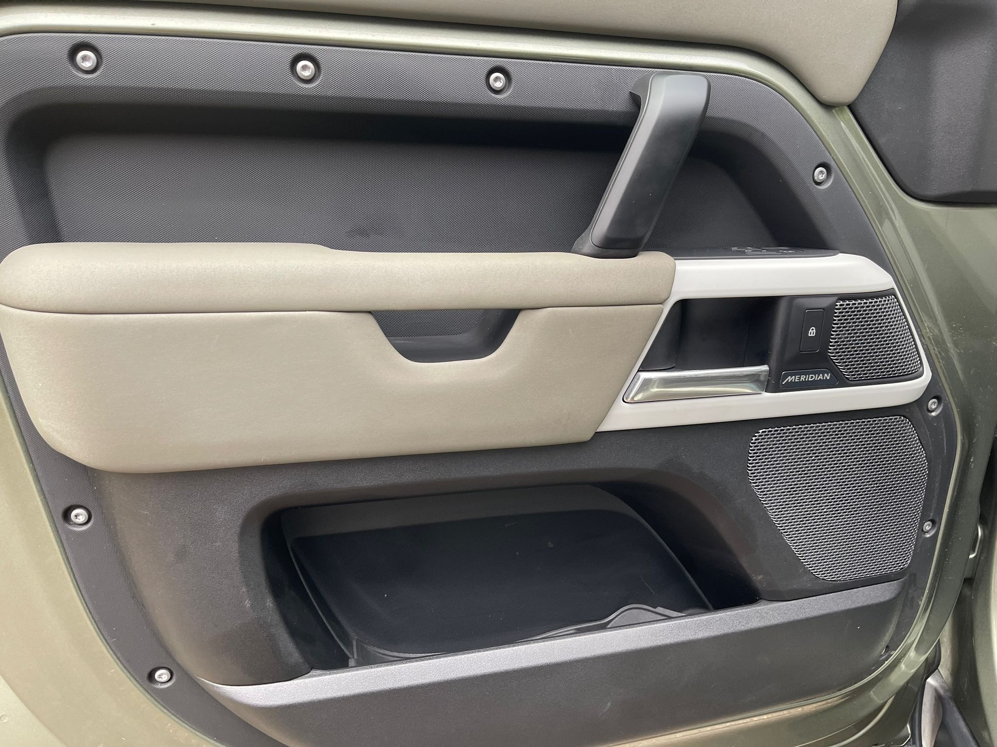 2020 Land Rover Defender 110 image 7